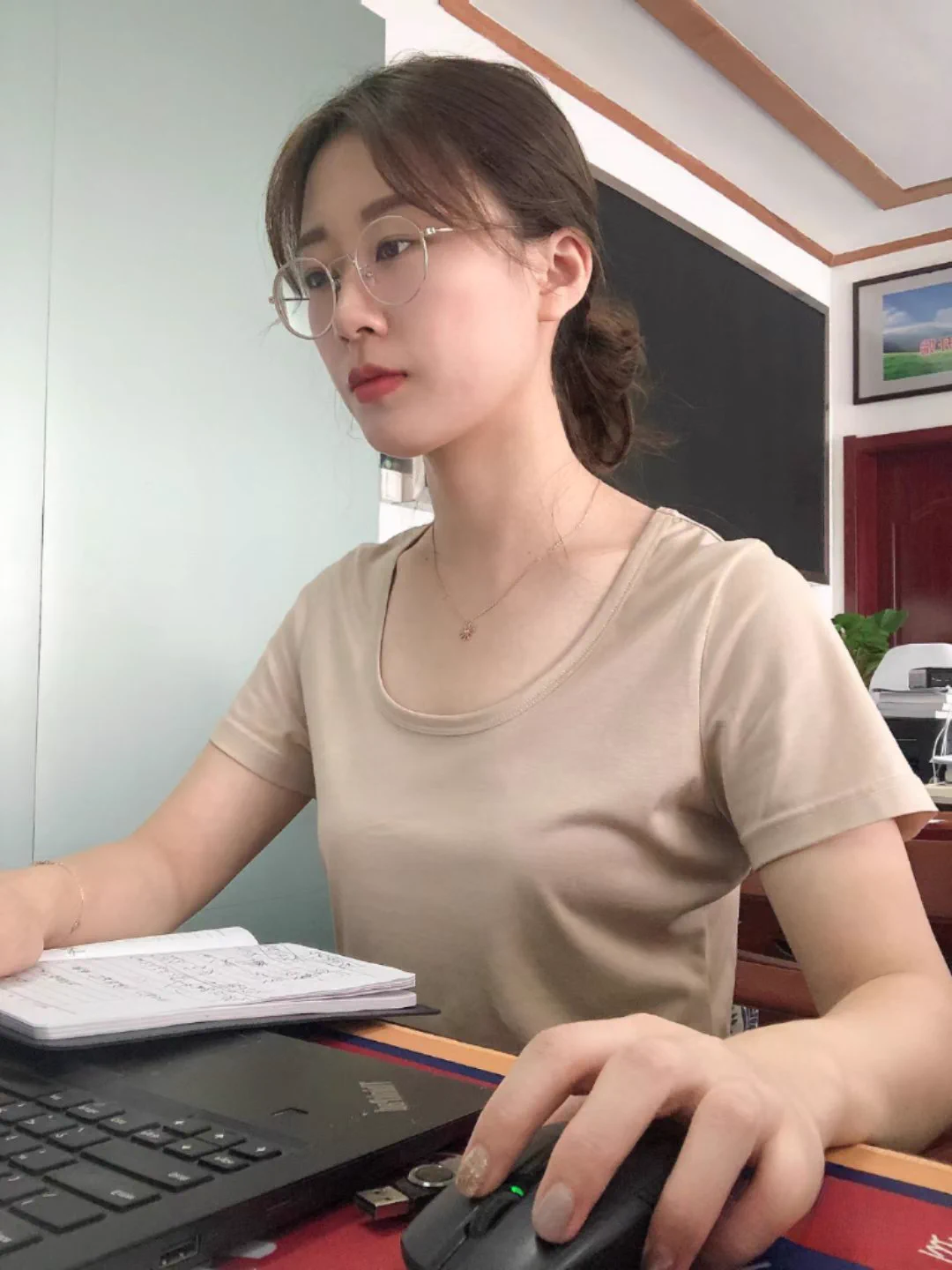 昨天的和推友做爱了，还没满足，今晚可约，私信报名 #同城 #线下 https://t.co/eM9IgpPvuQ