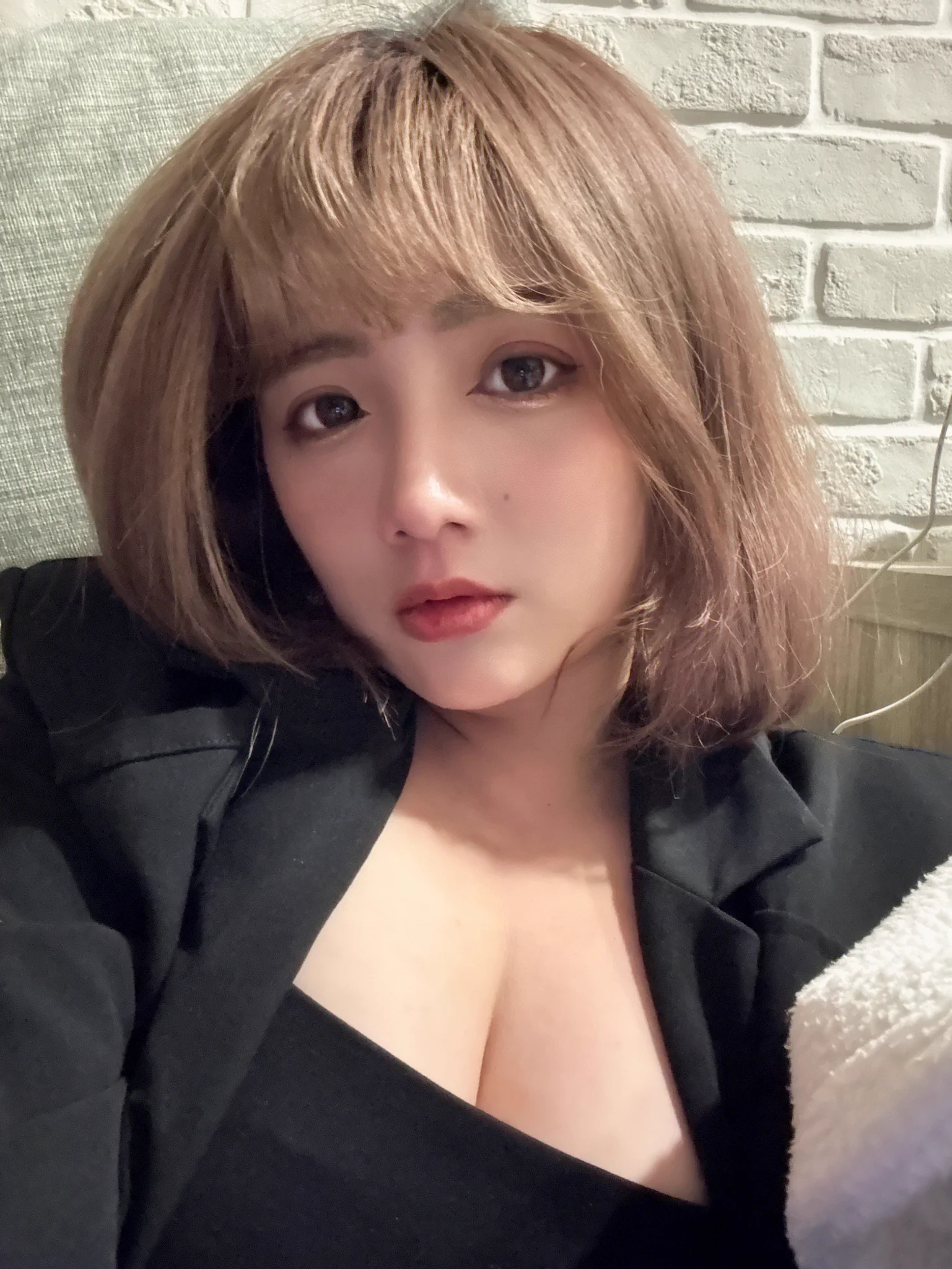大家新年快樂腳已經快斷了🥲🥲 https://t.co/SBqlDCFPyw