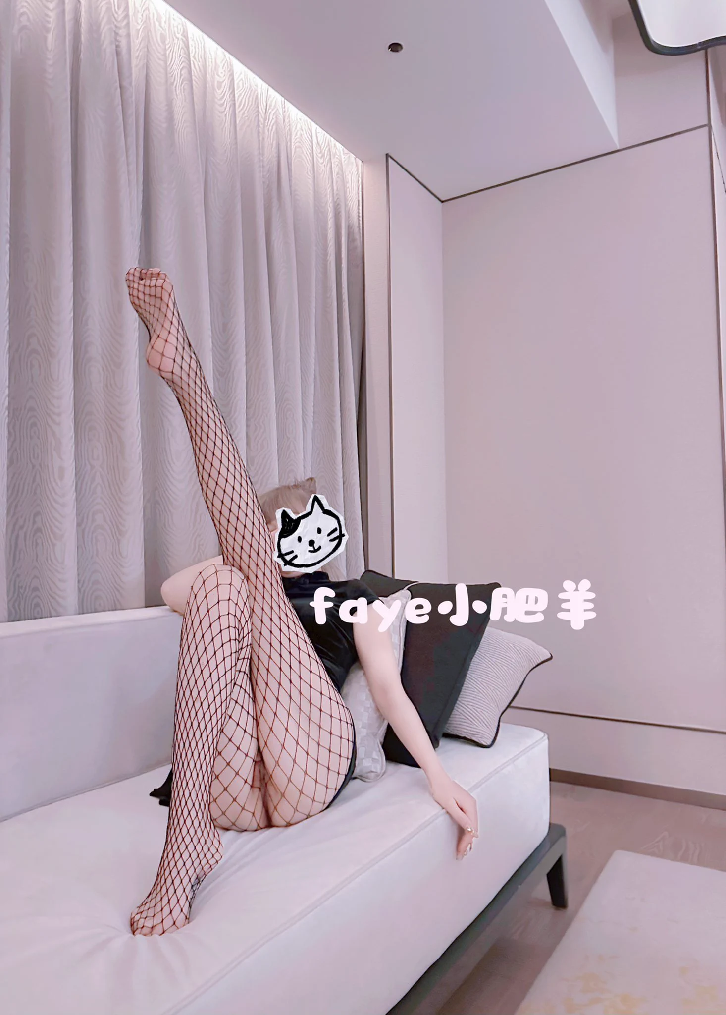 最近老是切换身份陪不同的男人，心理有点太疲惫了😄想找个找个贱狗来舔脚🐶舔完脚在酒店门口等着客人来操，客人走了再舔刚被别人操过的逼。最后再去垃圾桶里找到客人射过的套，跪地上把里面的精液吞掉🐍 https://t.co/18moPWzAeO