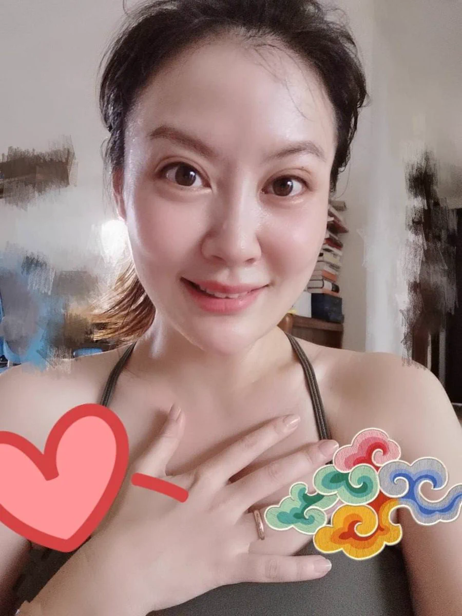 凡是元旦当天给老师这条推文点赞的粉丝，全送私密照福利。私信自取😁 https://t.co/n77S5qQHAl