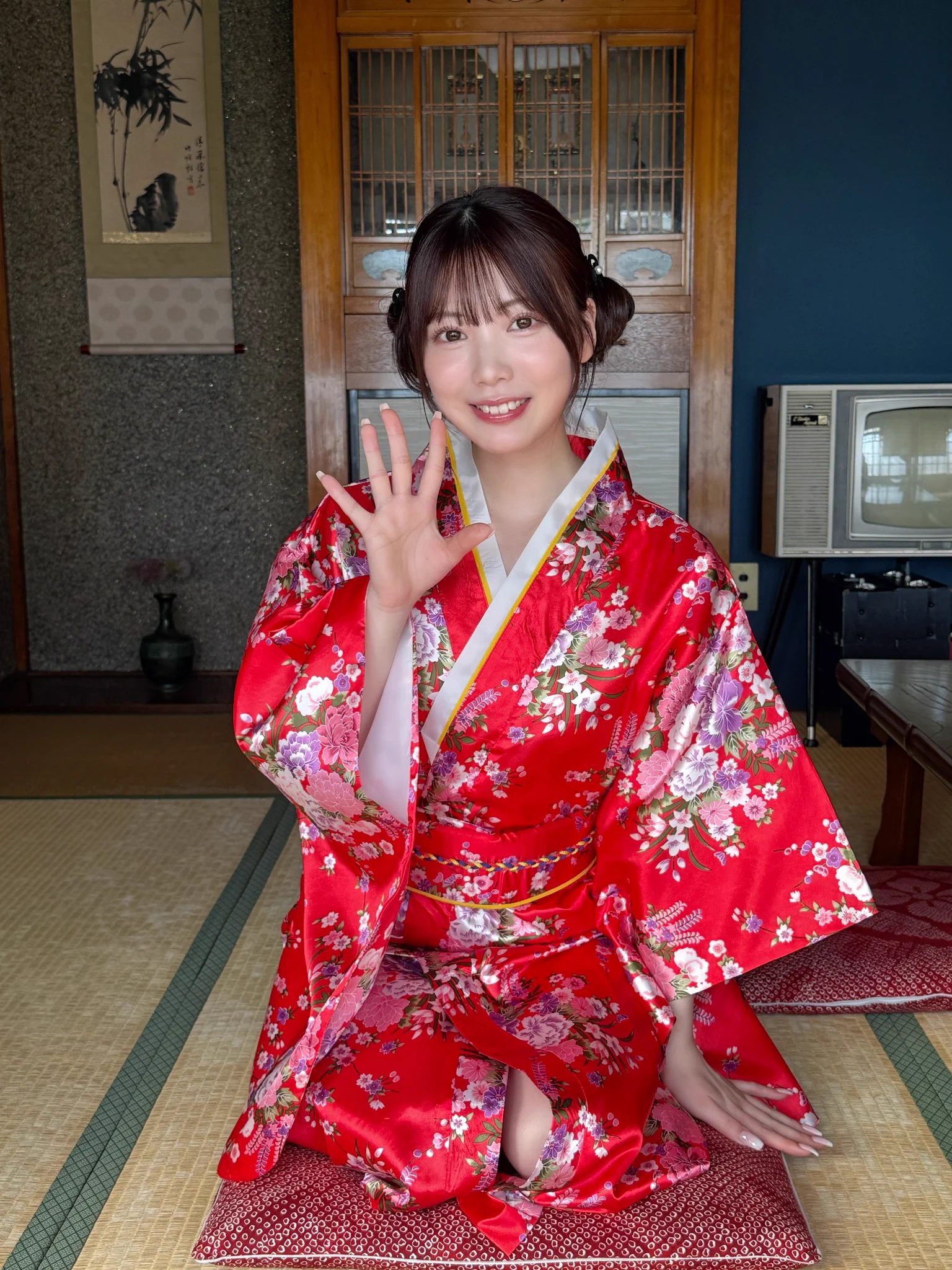 あけましておめでとう🎍楽しくマイペースにやっていけたらいいなと思います💭今年も石川澪をよろしくお願いします🙂 https://t.co/ODwuoJJUJx