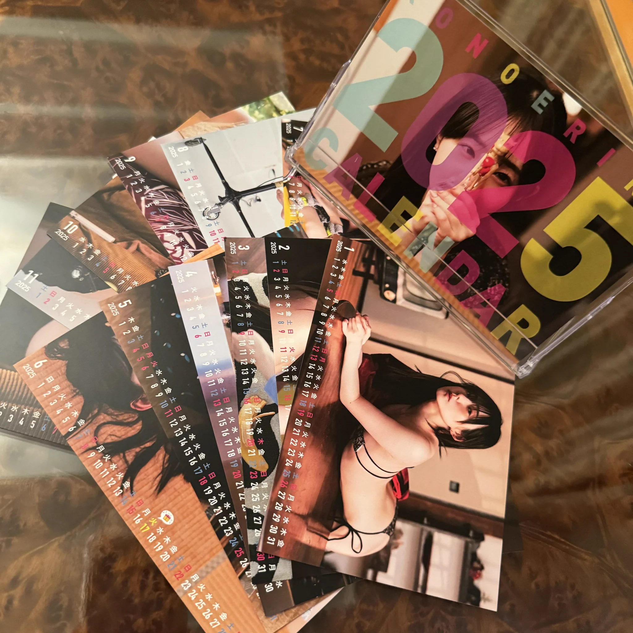 【通販のおしらせ】新刊の通販を開始しました👍🏻https://t.co/7PXDsoEqlCチェキホルダー、ステッカー、2025カレンダーなどもあります。サインご希望の方は備考欄にかいてね(の。の)ぇ https://t.co/sRpgC7ZqYg