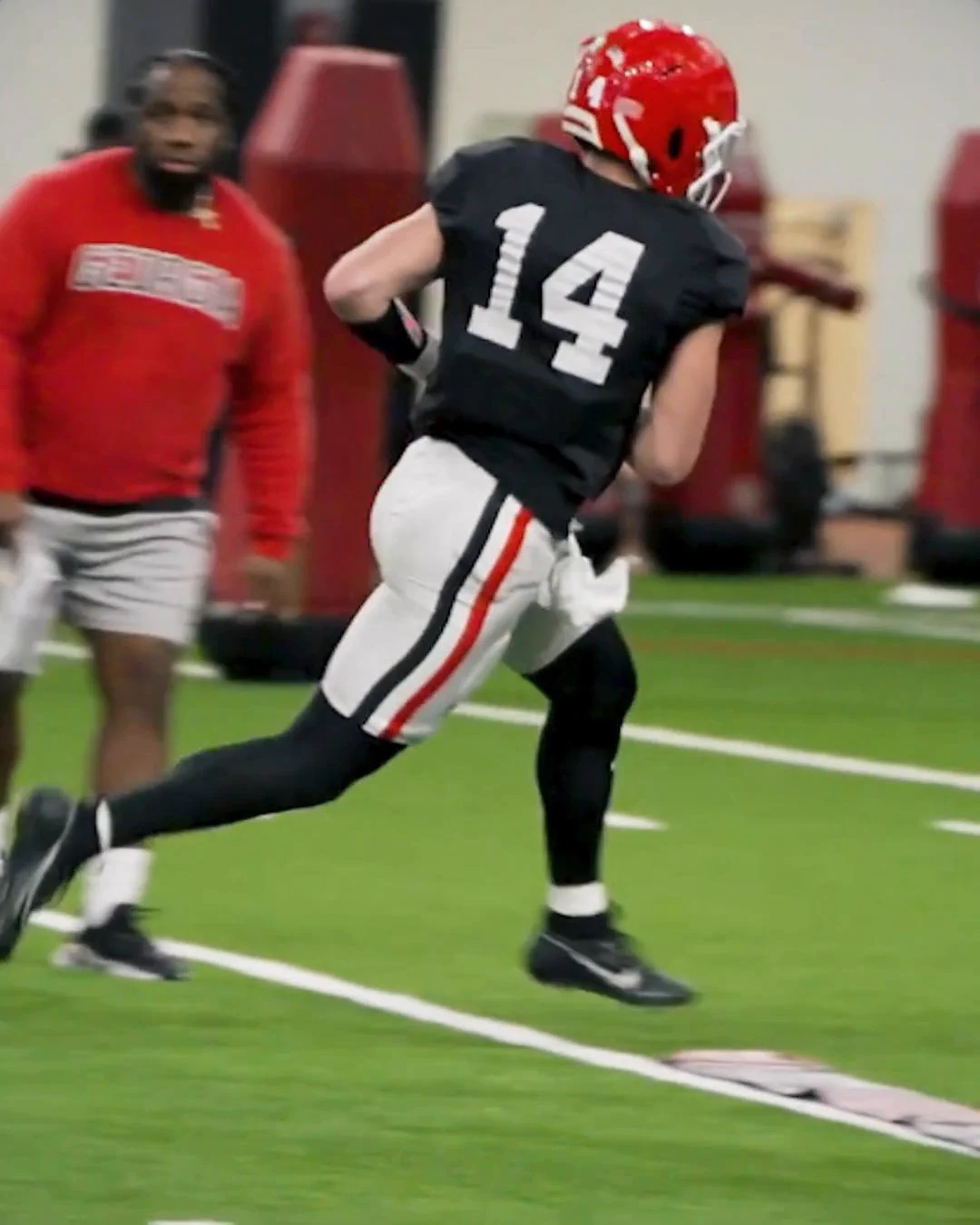 Gunner Stockton has worked every day as if it might be THE day. And it has finally arrived 👏 @ESPNMcGee breaks down how the Georgia starting QB has prepared for these moments 👇 https://t.co/xpdSWwkpMP