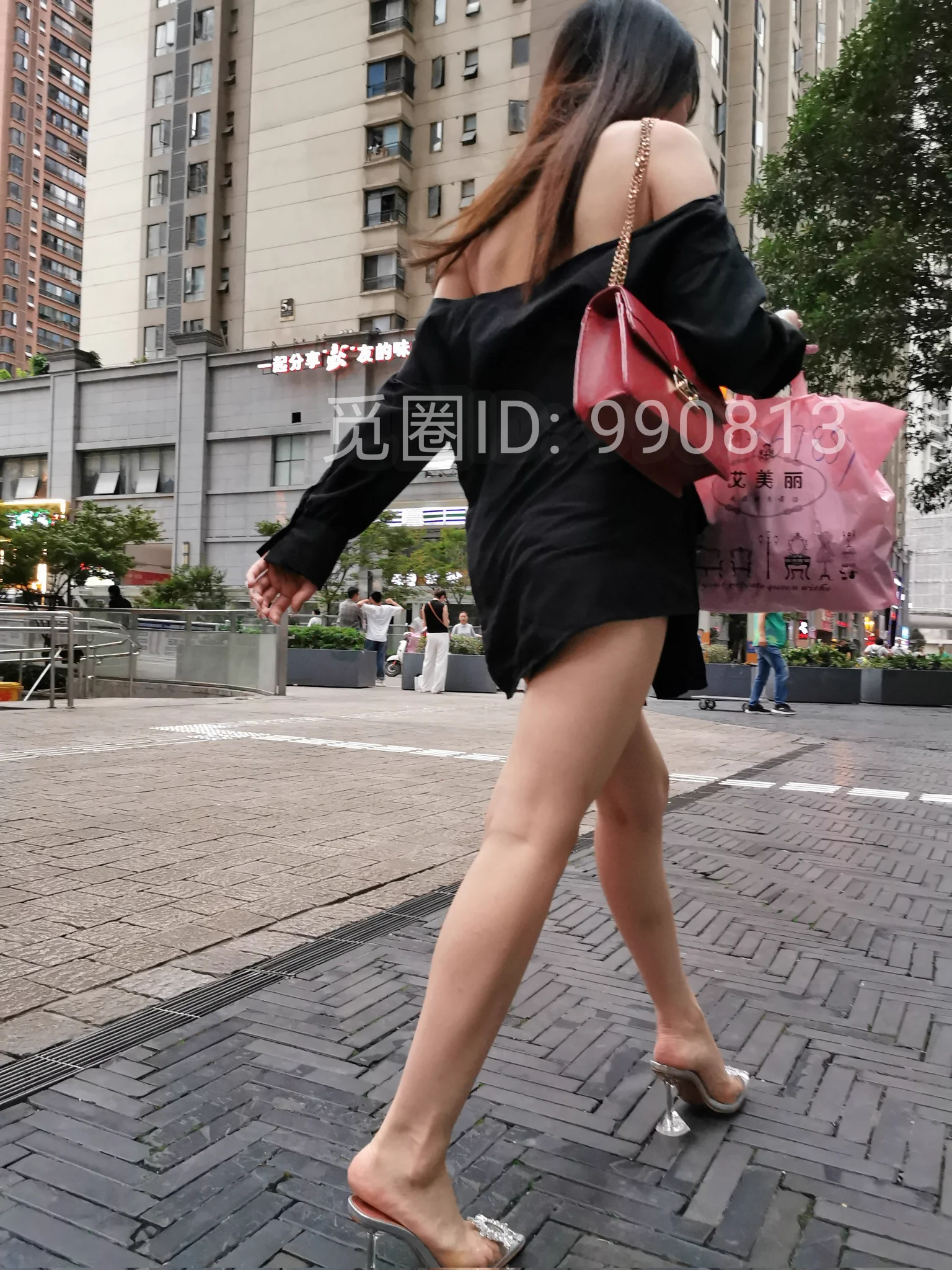 长腿小骚妇没有入圈的⭕️抓紧啦最后三个位置马上满员都进不了 https://t.co/7Xw0U6tniy