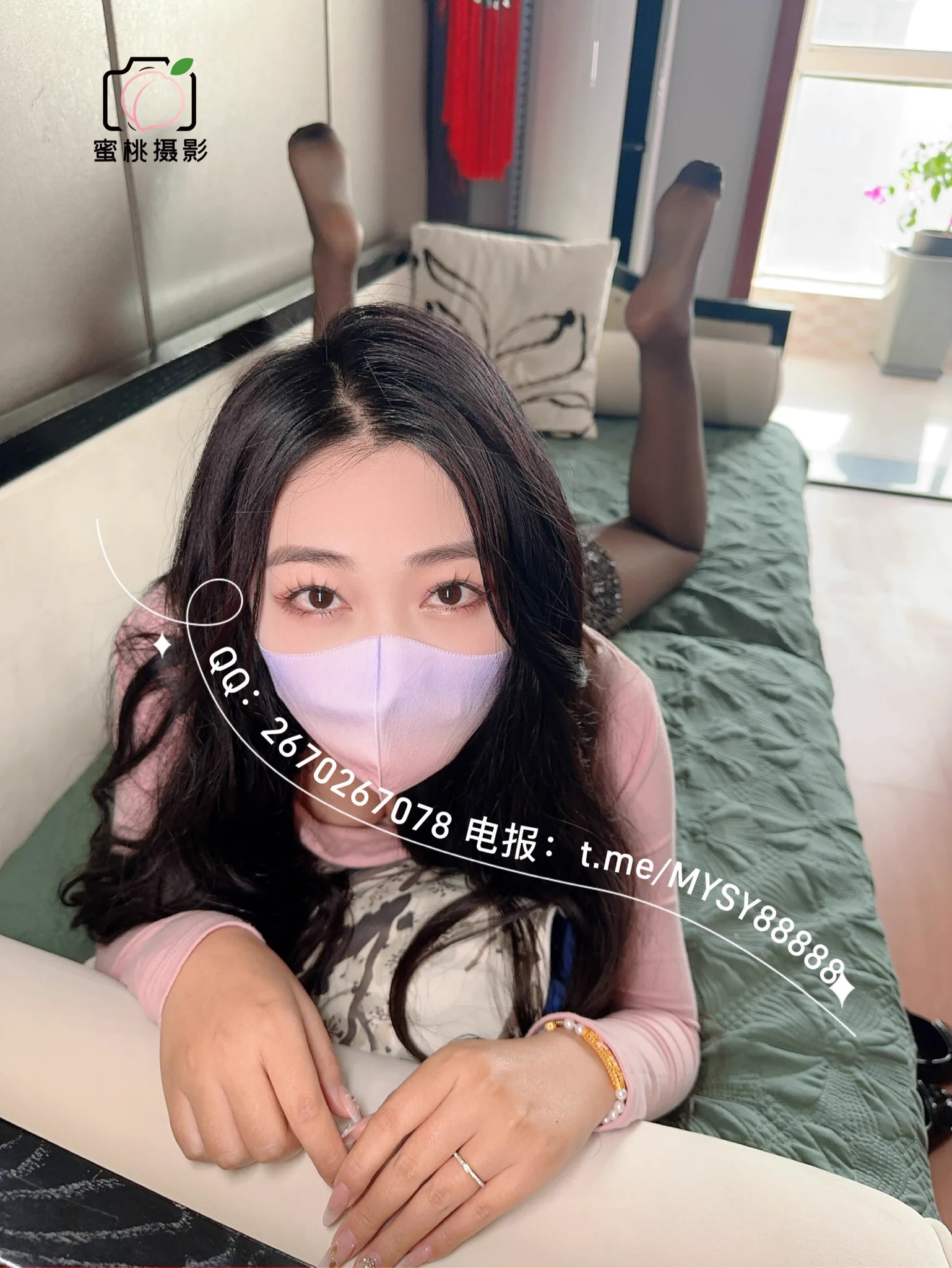2025年第一帖小网红模特第一次拍摄 油亮黑丝 蕾丝内内TK挠脚 她超级怕痒 拼命挣扎 下次把她绑起来调教 挑逗挠全身 超级反差@ToBulma@ToBulaer@KawasawaSen@BulmaList https://t.co/3V2VWoOZvr