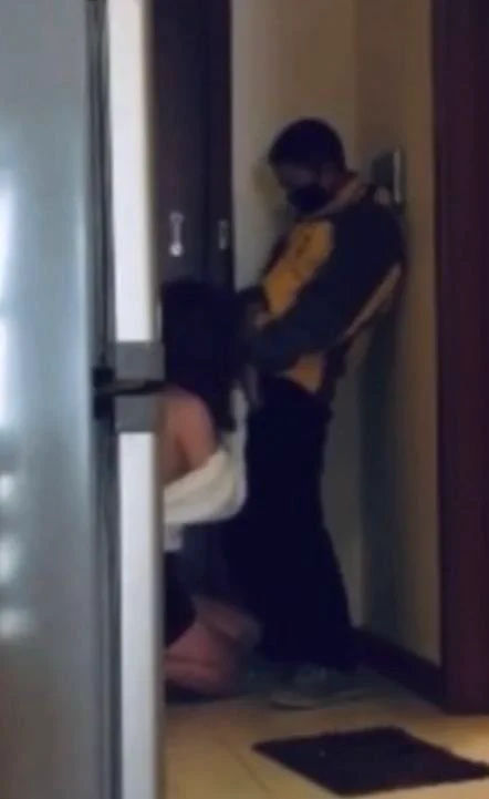 又想骗我去送外卖后续看评论区 https://t.co/nNFAUMhwRx