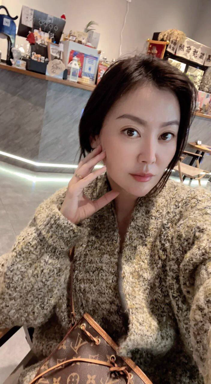 没有一场淋漓的性生活，是无法体验为什么叫“鱼水之欢”的总有人问老师喜欢什么姿势…我突然很好奇，你们男人最喜欢的是什么姿势啊？悄悄来告诉老师！好吗🤫 https://t.co/jPkqczQNS2