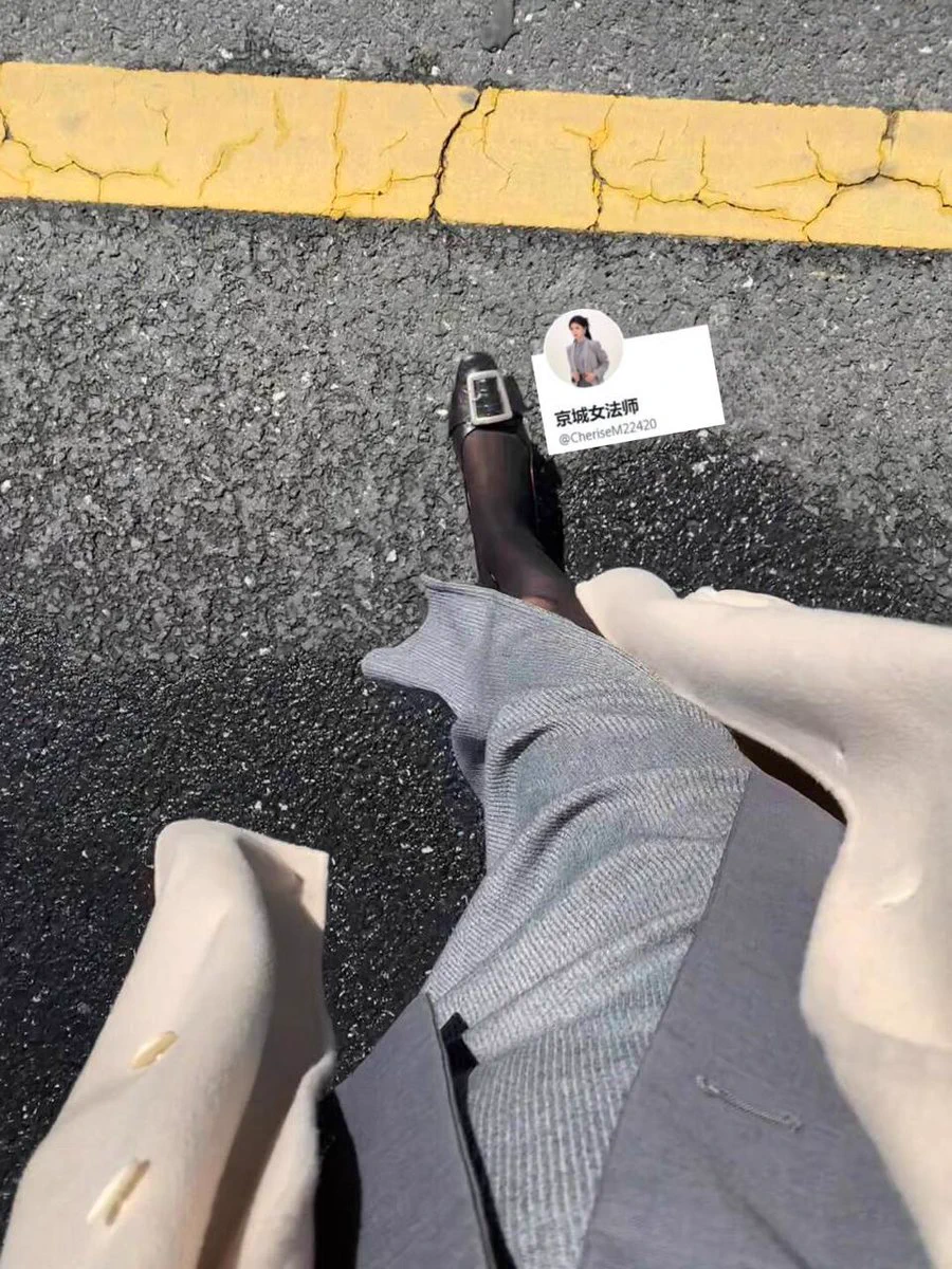 听了太多外界的声音，好好听听自己内心的声音。 卸下身上的伪装，不再掩饰自己的欲望，才是对灵魂和肉体最高的赠礼！ https://t.co/MCDI4N9bfY