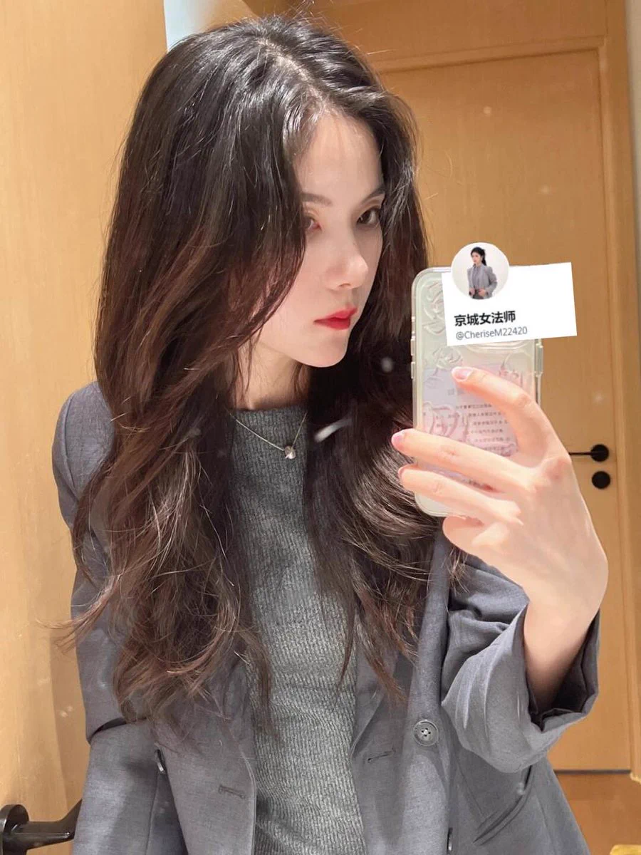 听了太多外界的声音，好好听听自己内心的声音。 卸下身上的伪装，不再掩饰自己的欲望，才是对灵魂和肉体最高的赠礼！ https://t.co/MCDI4N9bfY
