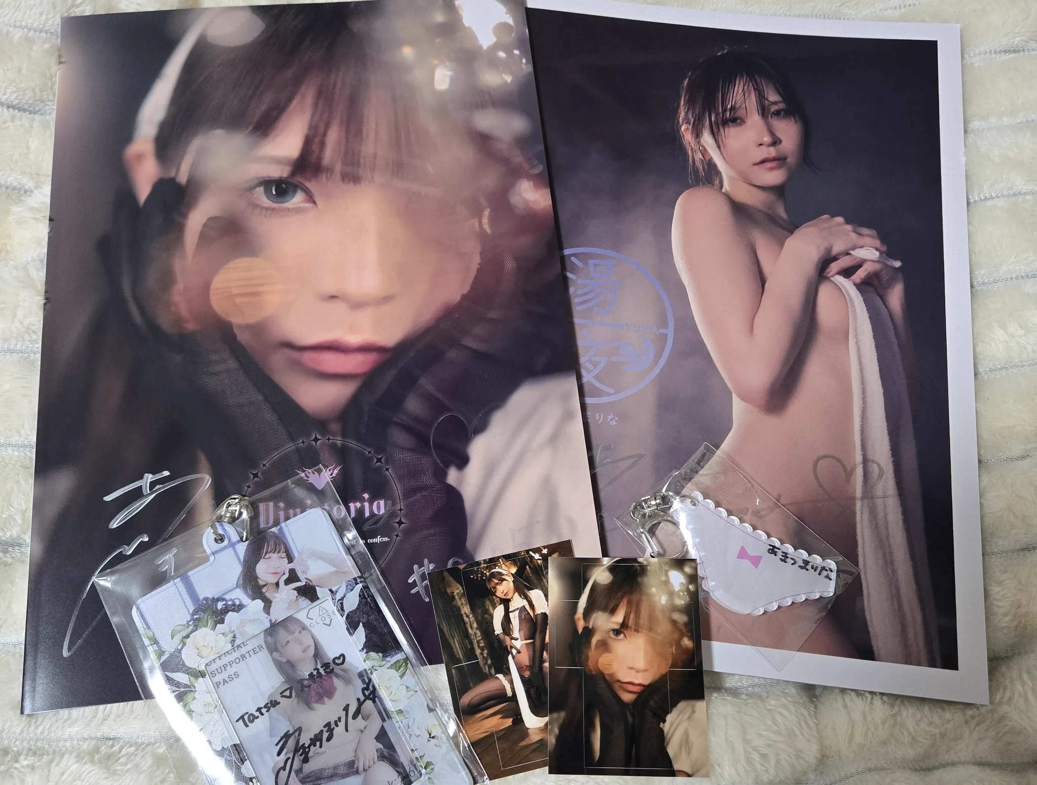 @R_Ap8_ #あまつまりなおみくじブロマイド全部は揃いませんでしたが、最後に2L版引いたら出てなかった可愛いお顔upだったので大大大吉です！年賀状も届いていたし新年から最高です🙏✨先日のコミケの作品達も最高で、眺めながら良い新年になりました🎍ぱんつアクキーのサイン最高🤣 https://t.co/c4m0VSL9os