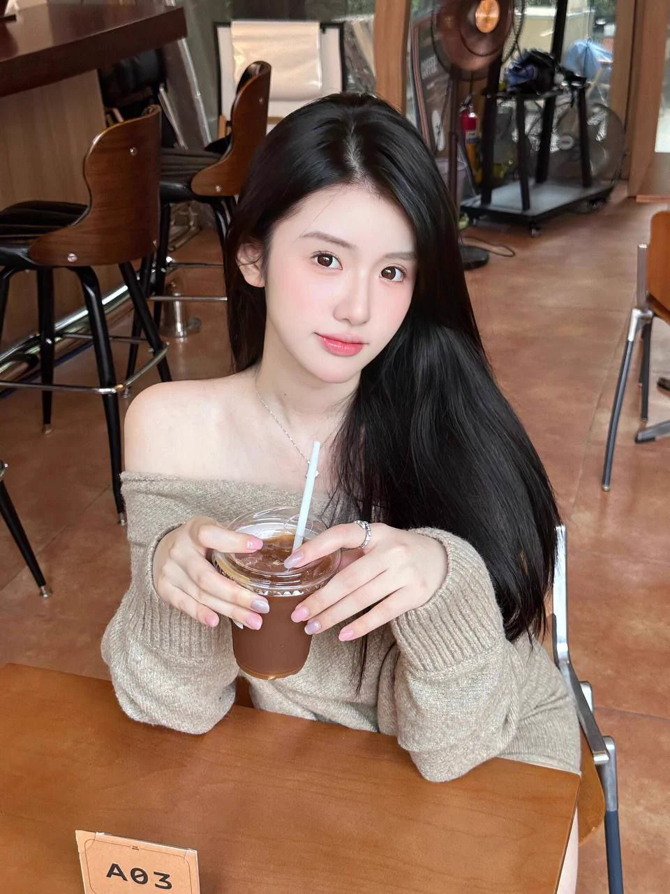 上海pp🐷纯欲天花板沪上甜心🍓·华南农业在读🎓 摄影 表演系双修·𝟏𝟕𝟎𝐃. 𝟎𝟒年 📲2517  𝐖🔝纯兼职•罕见雪白 无纹身  不吸🚬  低素勿扰 •乖乖女一枚 大🐻大屁屁顶级身材 不白到发光不是本人•小红书视频博主  某宝在职模特喜瘦勿扰静安🏠5外w https://t.co/eW22pKQke0