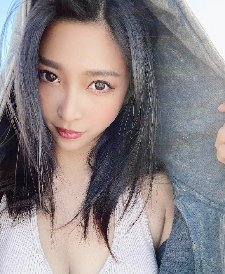 撫媚的陽光 看似照亮這個世界實則是為了我的未來照亮這個美妙的道路 https://t.co/cNzGqQ4qOV