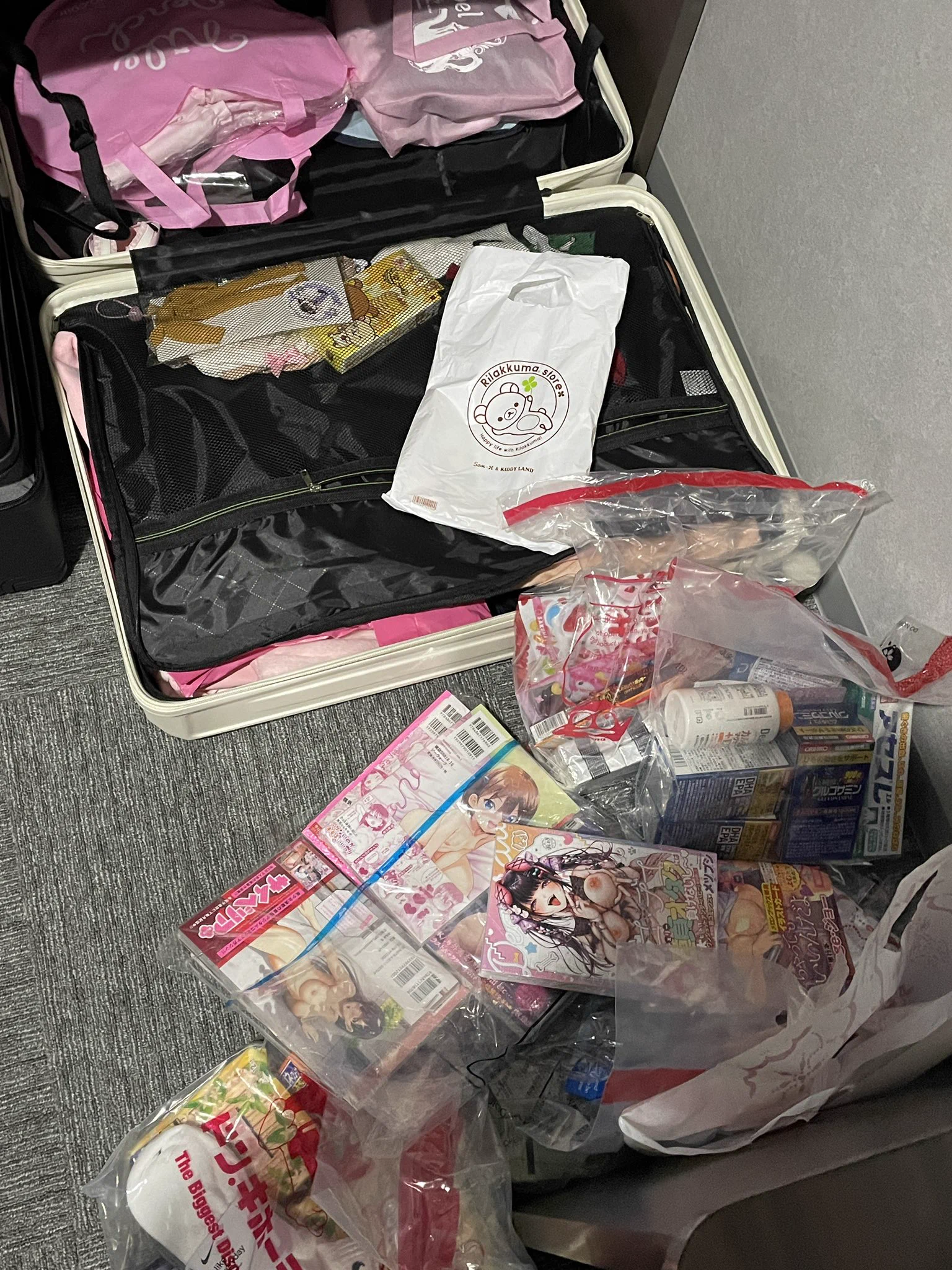 明天回国，可以开始接定制约线下咯😘 https://t.co/vAYLhk4CUx