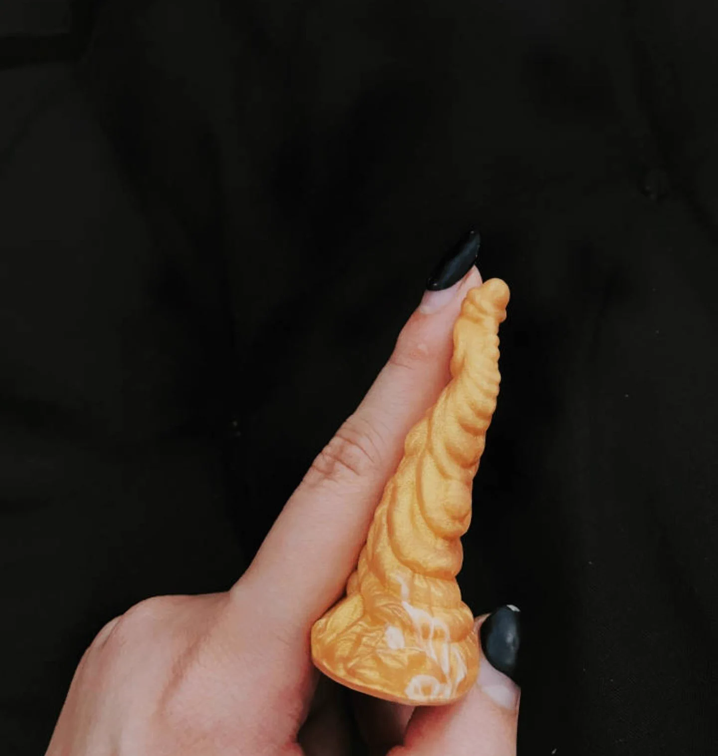 正好最近有空了，要不拍个挑战（猜对送他一个原味？)？读一个评论塞一个（小穴，菊花，嘴巴，等等有洞的地方都塞满）看看能塞几个？哥哥猜我能读几个评论呢？有想问的可以留言噢 https://t.co/PLnb1oGlSn