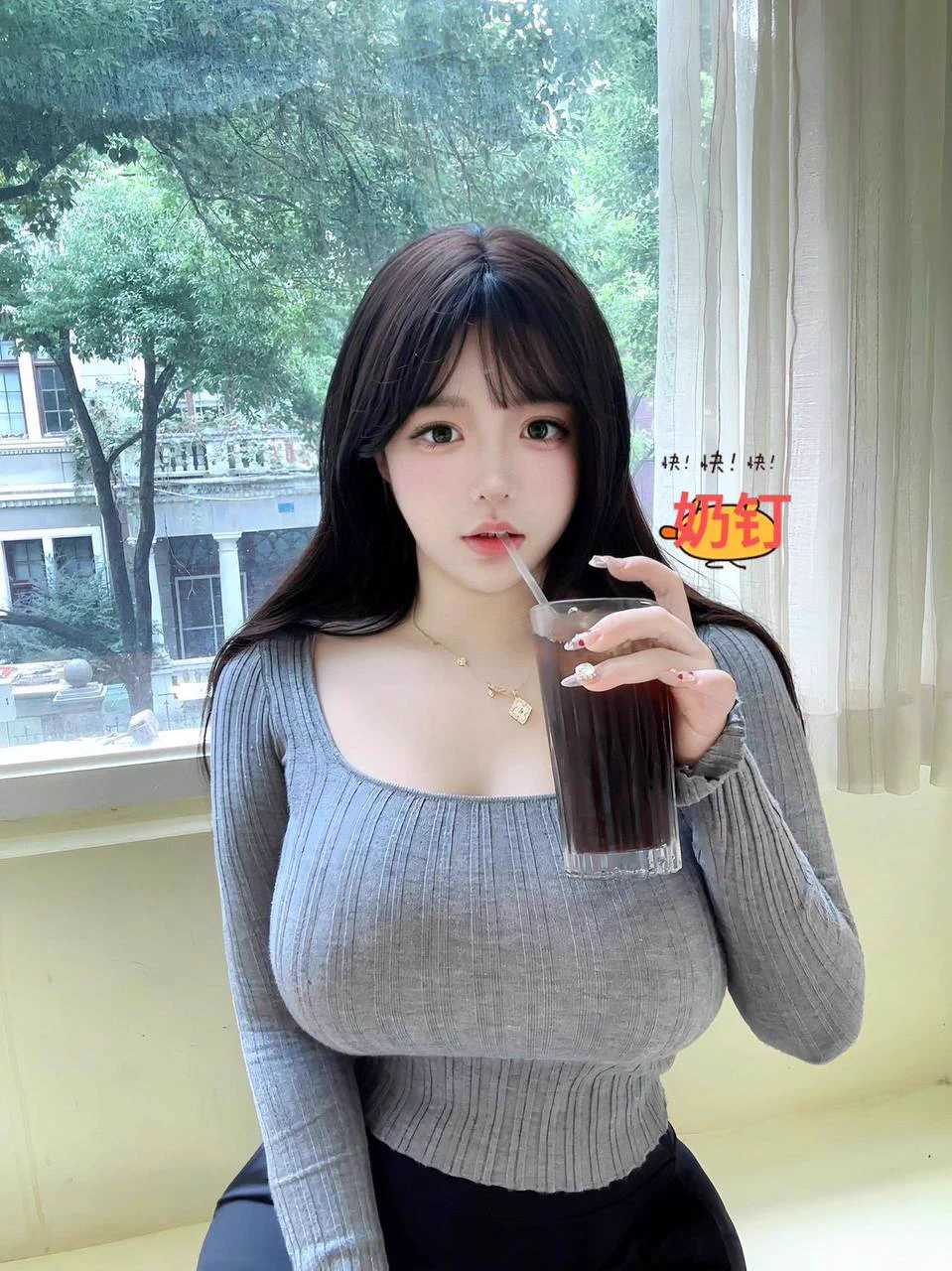 #上海天然大G🐻 人间凶器 潮喷🐳小能手蜜汁肥臀🍑04年  假胸免费 白虎🈚️毛80万粉丝网红 漫画身材  大S曲线172cm ⬆️粉⬇️嫩🏠 女友系🛰️:https://t.co/kwskHfX2mA https://t.co/FvrU8pVqTW