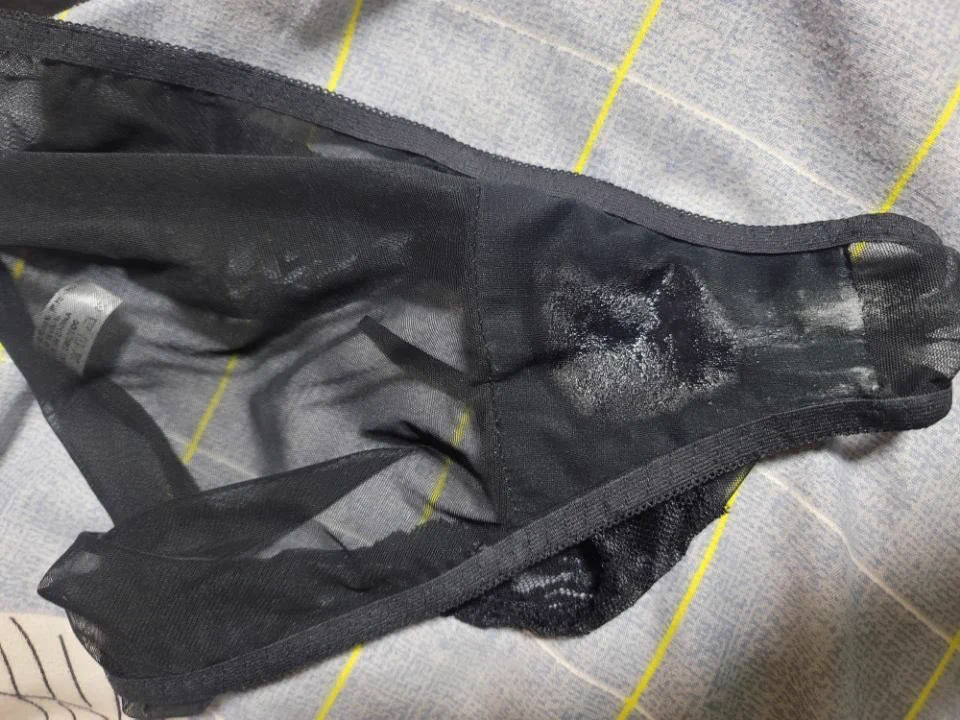 平时发帖的时候大家一定要积极转发点赞加评论呀！粉丝达到四万五的时候抽一位幸运粉丝送原味哦，发之前还会自慰喷点爱液然后真空发出，保证到你手上还是暖暖的（运费自理哟）😍 https://t.co/d0G5kZfPKH