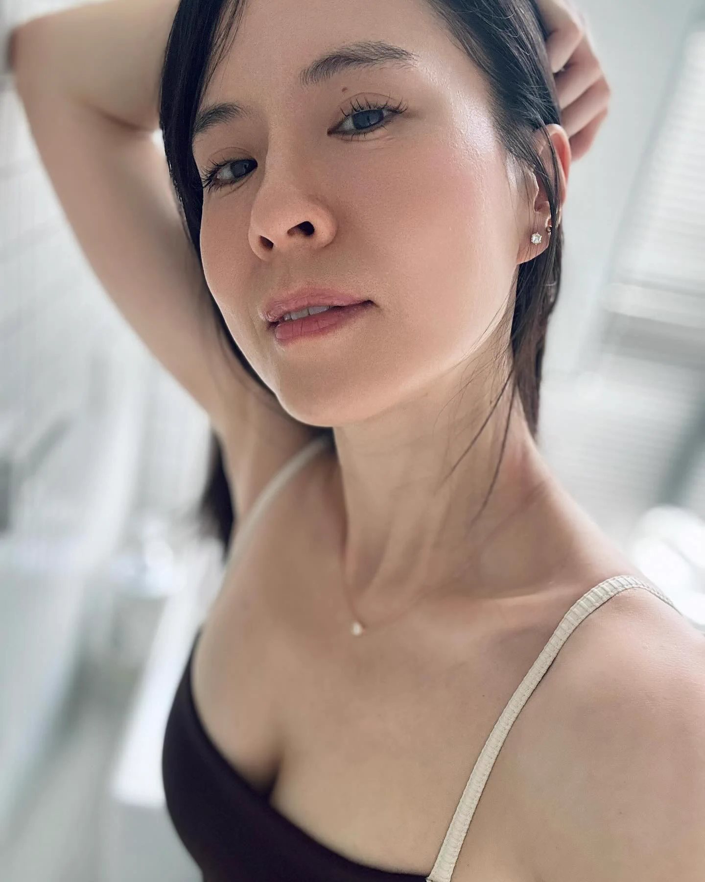 双插同时满足两个洞洞......都被干松了，事实证明我可以被双飞，两个大叔同时插入应该很刺激吧？ https://t.co/iZ7e0VL4Nx