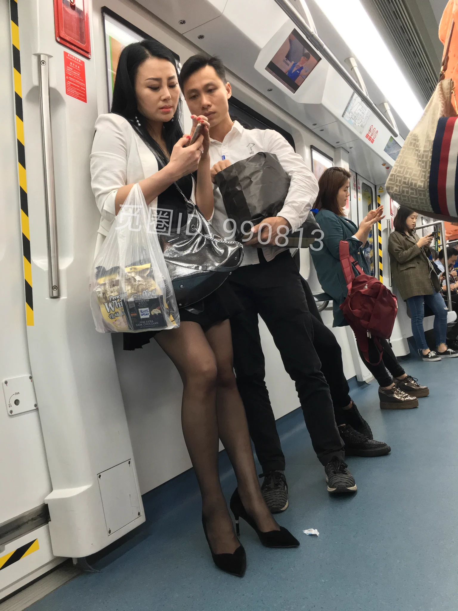极品骚妻的黑丝高跟美腿没有入圈的⭕️抓紧啦最后三个位置马上满员都进不了 https://t.co/mYJTDSE14t