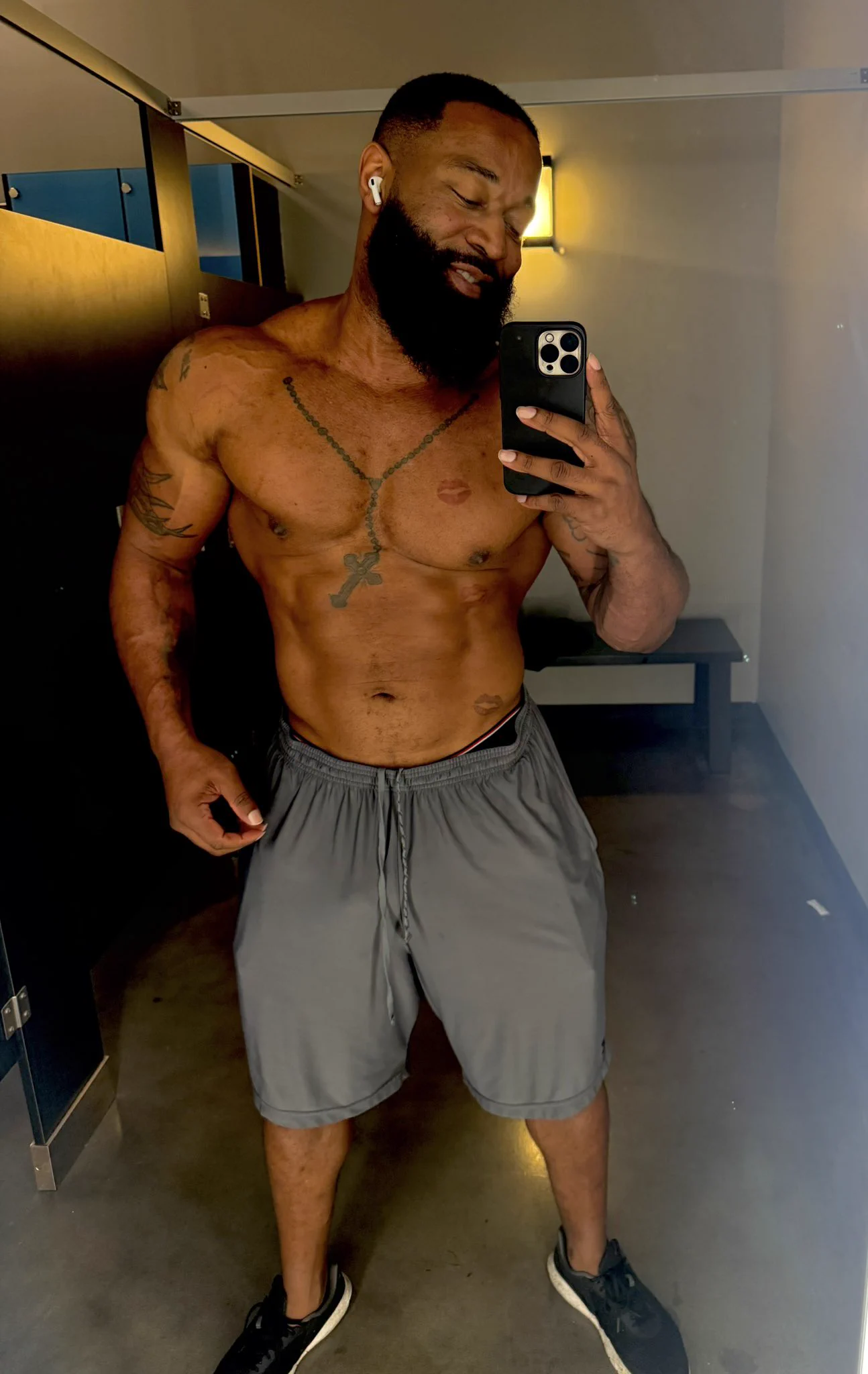 Waiting on you 😈 https://t.co/FGUnuFYOmI