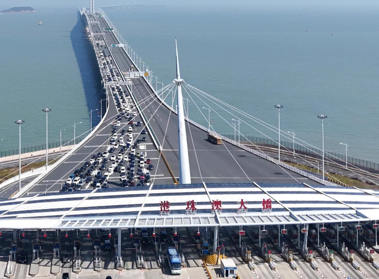 More than 27M inbound and outbound passenger trips were recorded through the Zhuhai port of the Hong Kong-Zhuhai-Macao Bridge in 2024, an increase of 72% YoY and a record high. #ChinaInsider https://t.co/CtEuHXLJSB