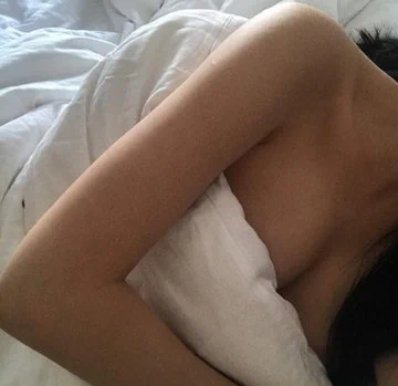 都说女人三十如狼，四十如虎，以前不理解其中的含义 ，现在终于明白了，太久没有滋润，每天来到这里，看到那些黄黄的受不了，真想附近有那么一个人 能给我久违的爱爱...... https://t.co/q6ifRDoczF