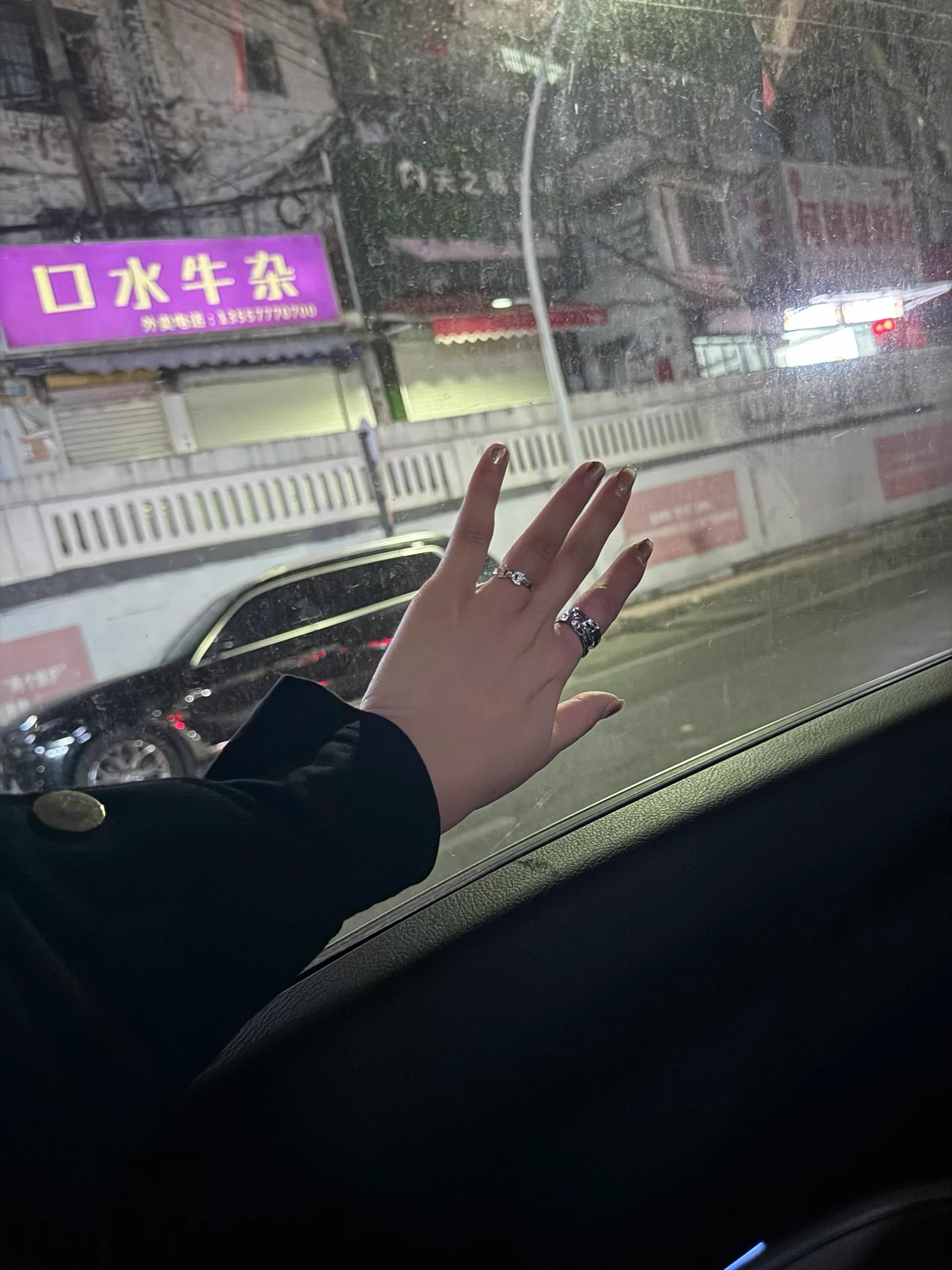 我要半退圈了…各位…我先去谈个恋爱…停更…等我… https://t.co/uUGZsvv8wD