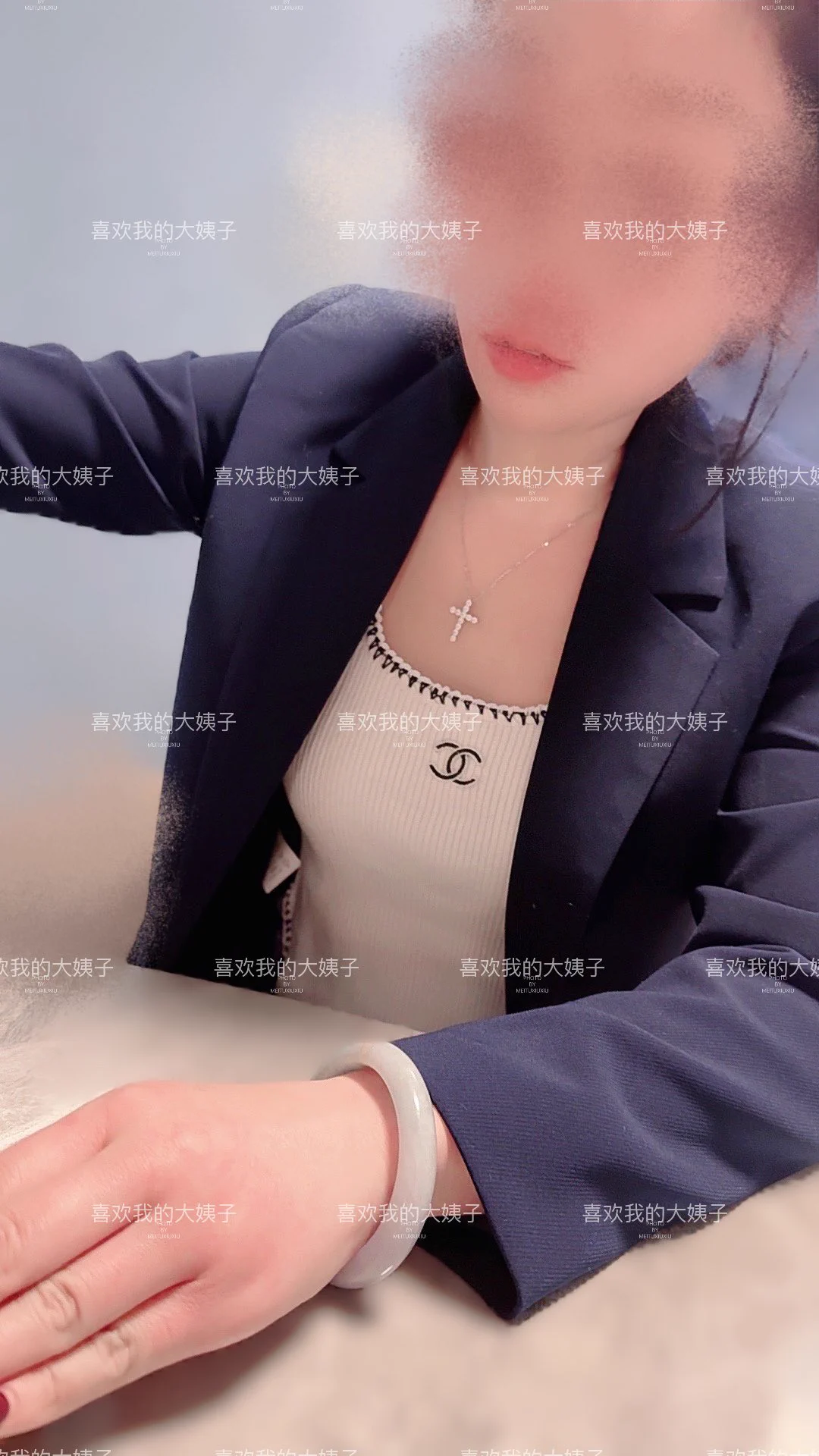 下班回家了，这个还挺好吃的大姐说她腊月28开始放假，我也差不多吧，然后刚和老婆说了，买酒的事情，要找老婆批钱😂我的工资卡什么的都在老婆那里，然后电报收的门槛钱我存着也没花，等放假了，偷偷给大姐买点礼物（金镯子吧）等有空去看看，给大姐一个惊喜，也没有厚此薄彼吧，工作赚的钱都给老婆 https://t.co/1oOf5y0Hwz