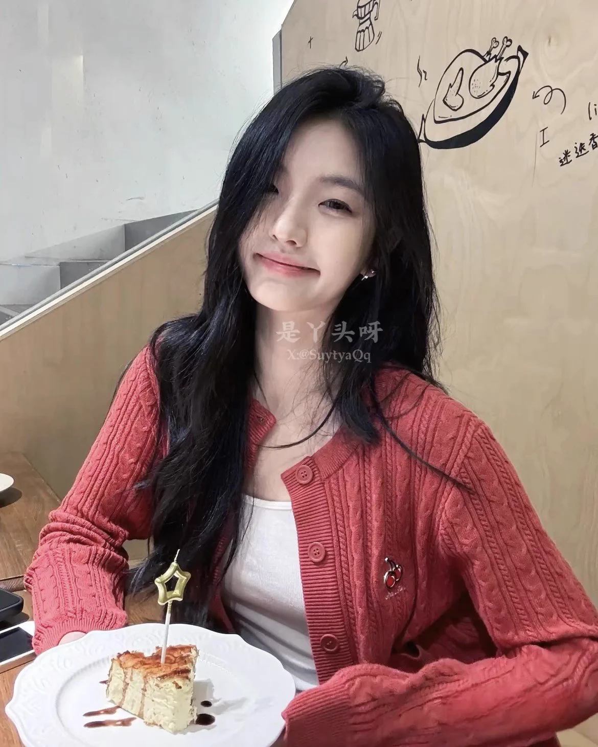 爸爸们晚饭吃的啥？闺女请你们吃爆汁葡萄，一人一口都别抢哦，想多吃的爸爸来找闺女随便吃🤤 https://t.co/wG2HB7f5pQ