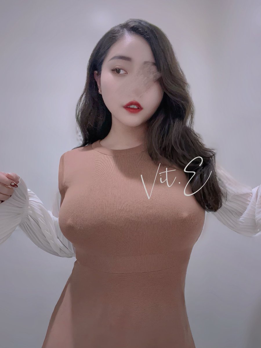 沒什麼新鮮事
只是告訴大家我下一次進公司的日期是2/10🥹
（不是休那麼長，是大多WFH）
不知道辦公室系列沒有辦法繼續發ʕ •ᴥ•ʔ

#辦公室 

新年圖庫如火如荼籌備中🧨✨ https://t.co/KrAbKGJfyR