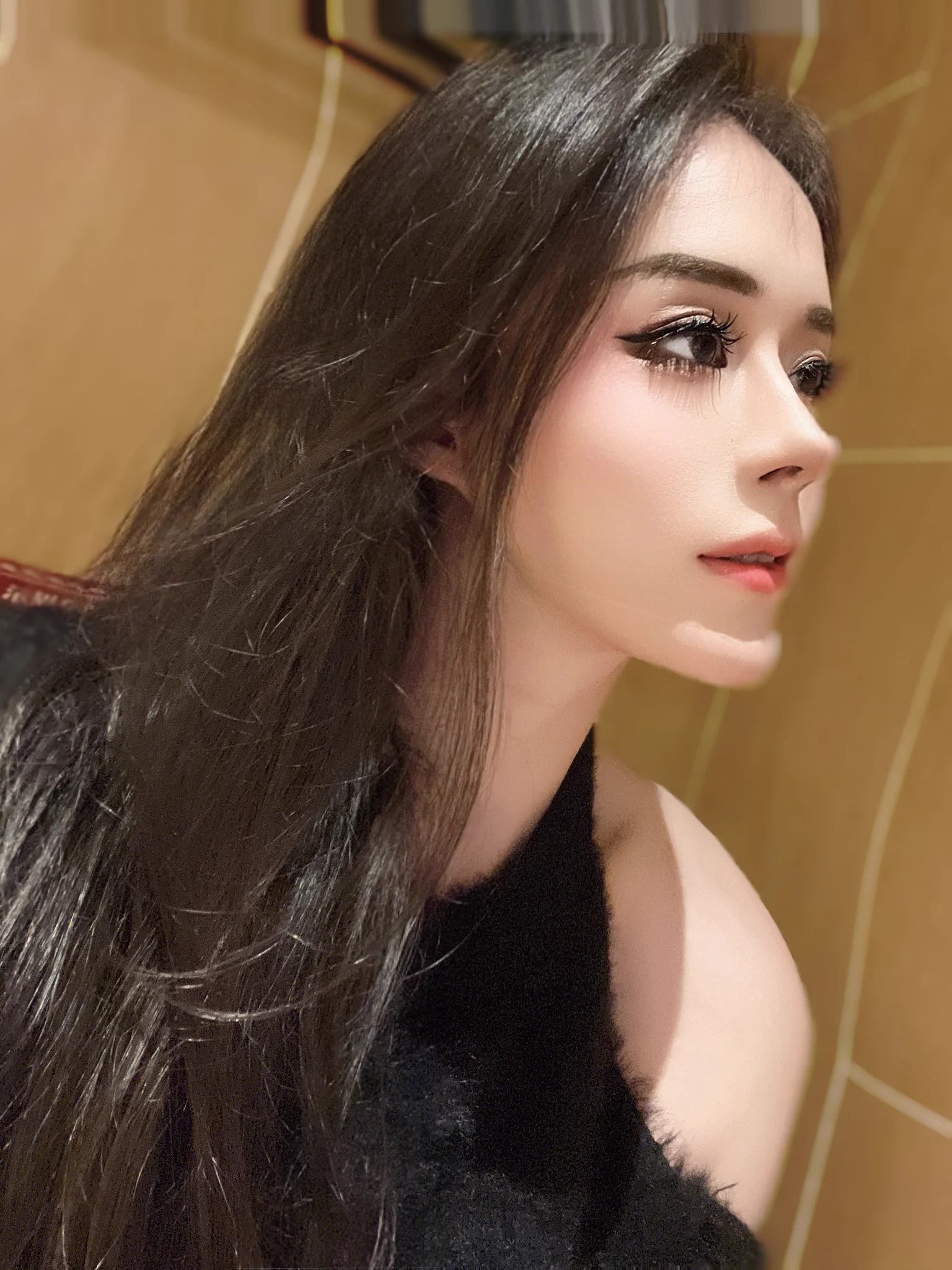 我以前比现在像女的越活越退步第一人但是我不后悔 享受只有104斤的轻盈感觉#上海ts https://t.co/vZmoj1OTuq