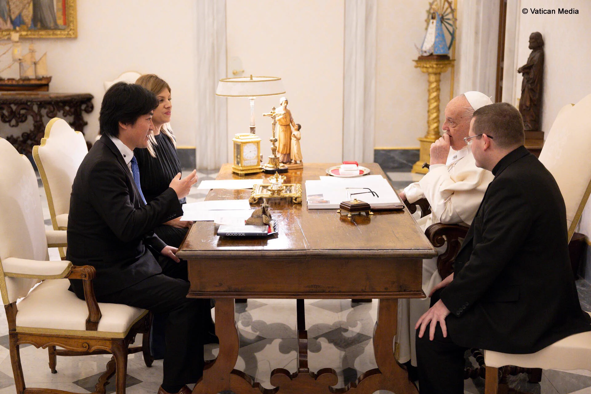It was a profound honor to meet His Holiness Pope Francis (@Pontifex) during a private audience at his residence in the Vatican 🇻🇦. My wife, a proud Colombian, and I cherished the meaningful conversations we shared with him. To make the moment even more special, the meeting coincided with my wife’s birthday—a memory we will treasure forever.