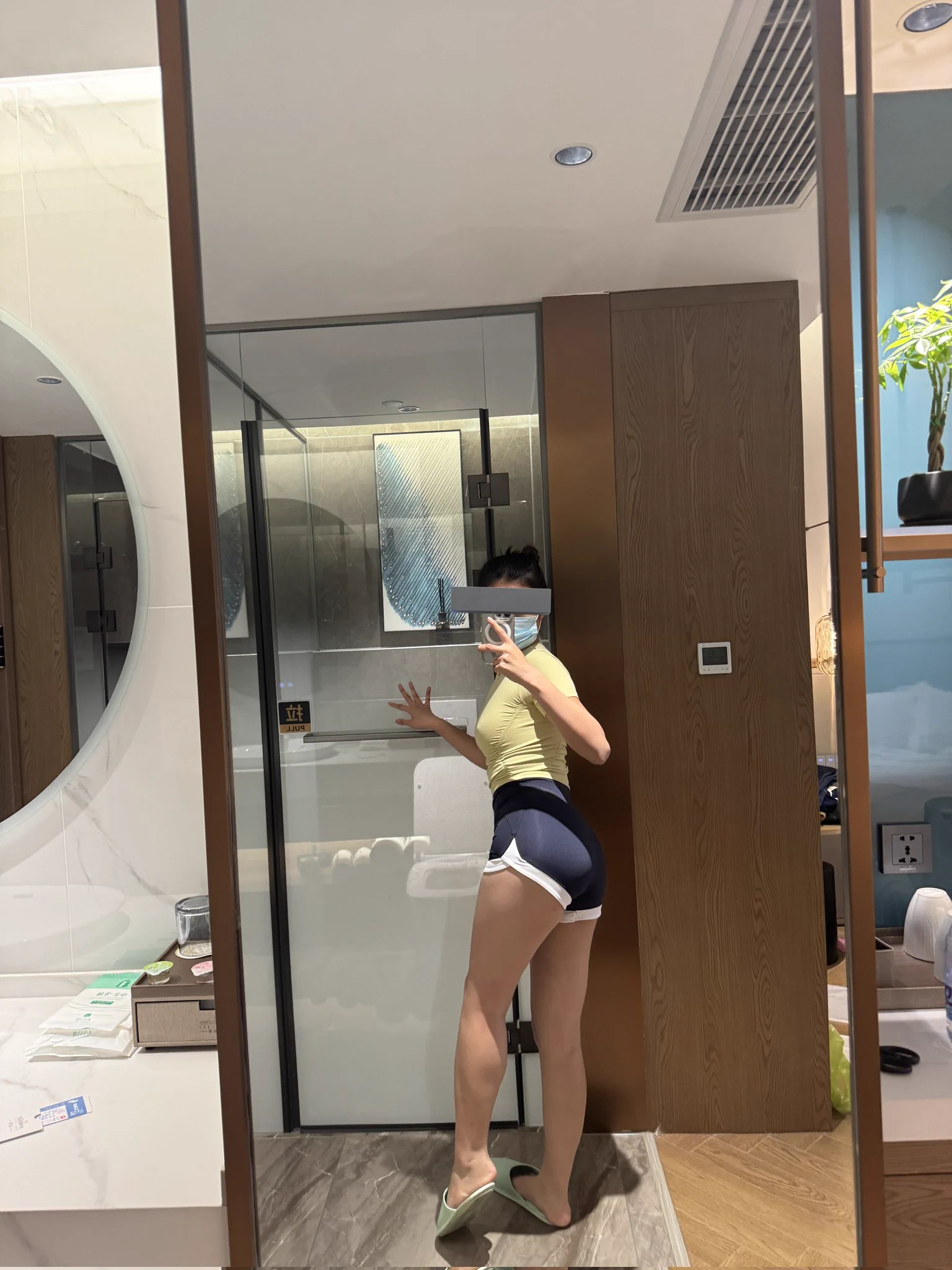 过门槛后有福利，另外可以定制照片或者视频，还可以买各种系列套装的无码原图原画质！女大学生酒店反差实录(630)@ToBulma @ToBulaer @KawasawaSen https://t.co/LqTtBZWcjq