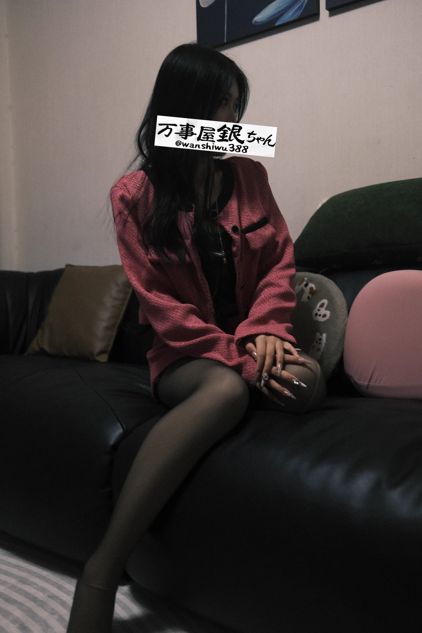 奇艳物语第40期《反差女大琪琪》，平日里我常常跟朋友关于某个姑娘是不是骚货进行讨论。我觉得如果一个女生你第一眼看她，觉得她一定被很多人操过，并且随时准备好被新人操，那她就是个骚货。这是一种气质，没有具体表现。但从琪琪进门到坐下一共用了十五秒，在这十五秒我可以清楚感受到，她就是个骚货 https://t.co/KwVuB3n2kj