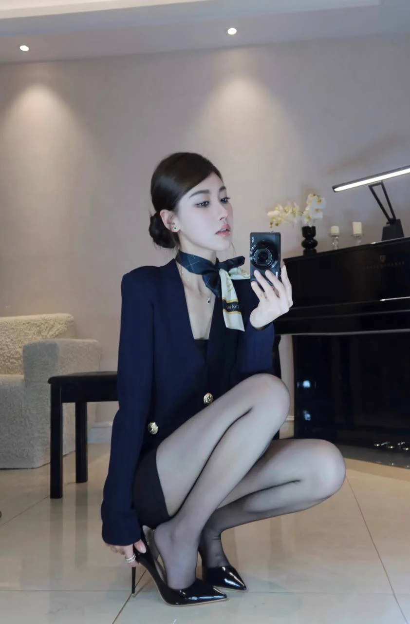 🌿Guangzhou🔝气质御姐广州新人  贵气御姐 短开几天无风尘气息，高级脸🎀净172cm   45kg  皮肤雪白，芊细身段，身材高挑性格温柔，开朗健谈，清纯气质约会流程请查看置顶推文Tg全国交流群☞https://t.co/6y3Zqu037G https://t.co/mL3eACterI