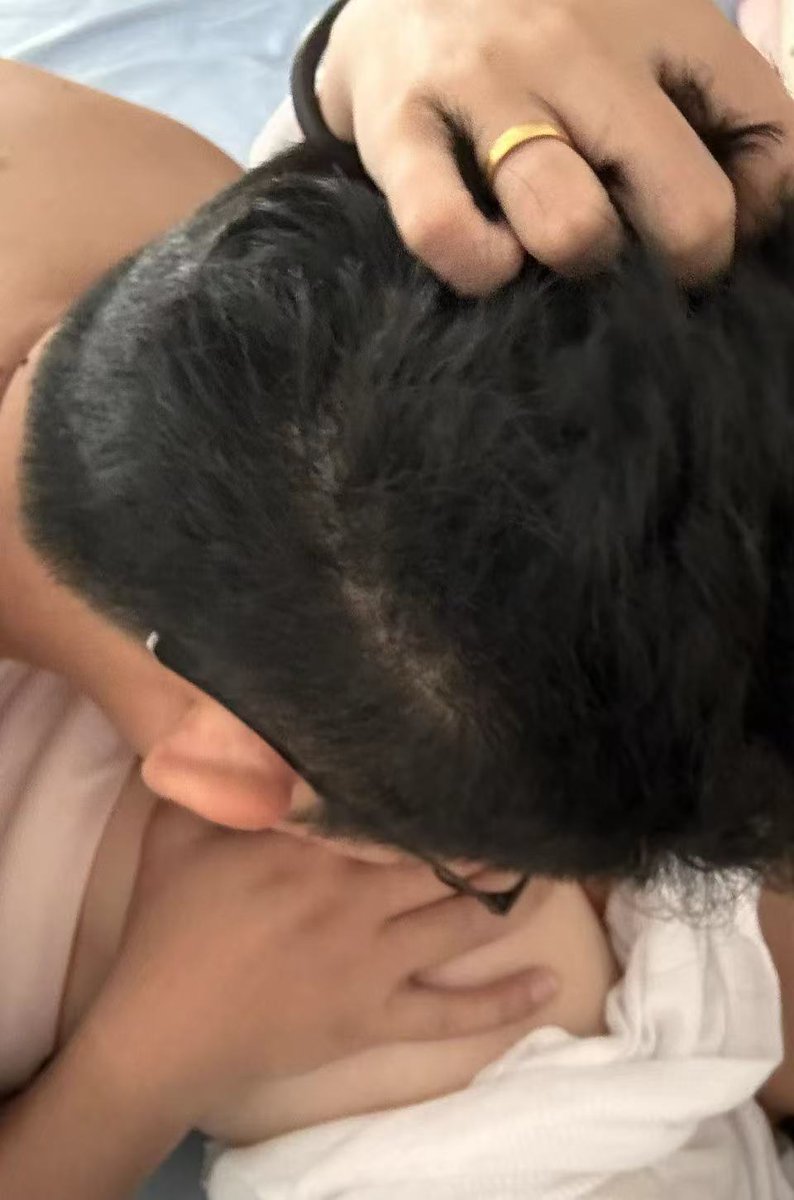 被门槛哥哥吃乃至了，还有哥哥想来吃嘛
@DaFoer_    @UeeDok 
@Daguidiyi  @UeeTuip 
@Fojiangnice https://t.co/MBUGD14QF8