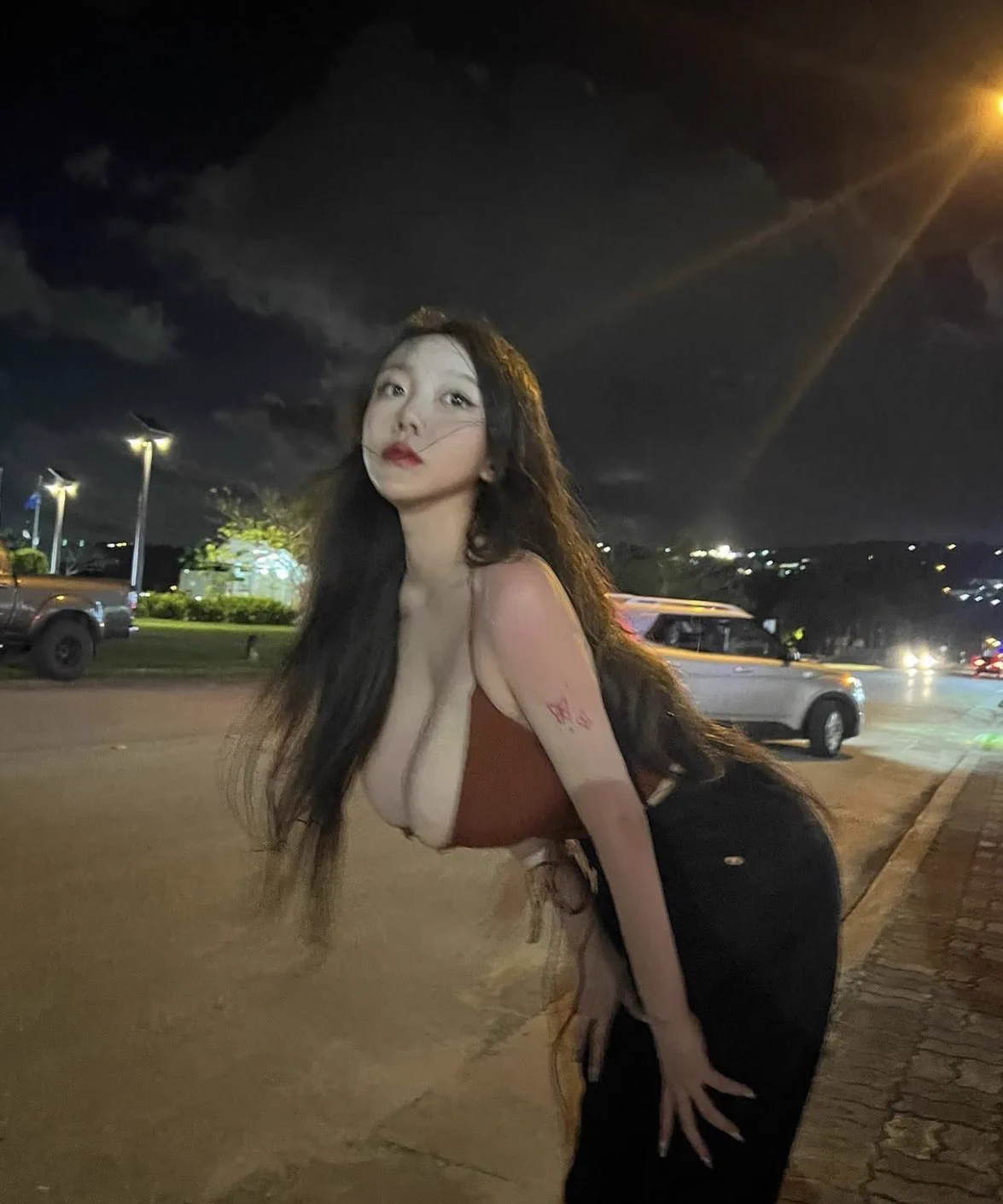 好想做愛有沒有哥哥要幹21歲的大奶？ https://t.co/hhzW74lQeQ