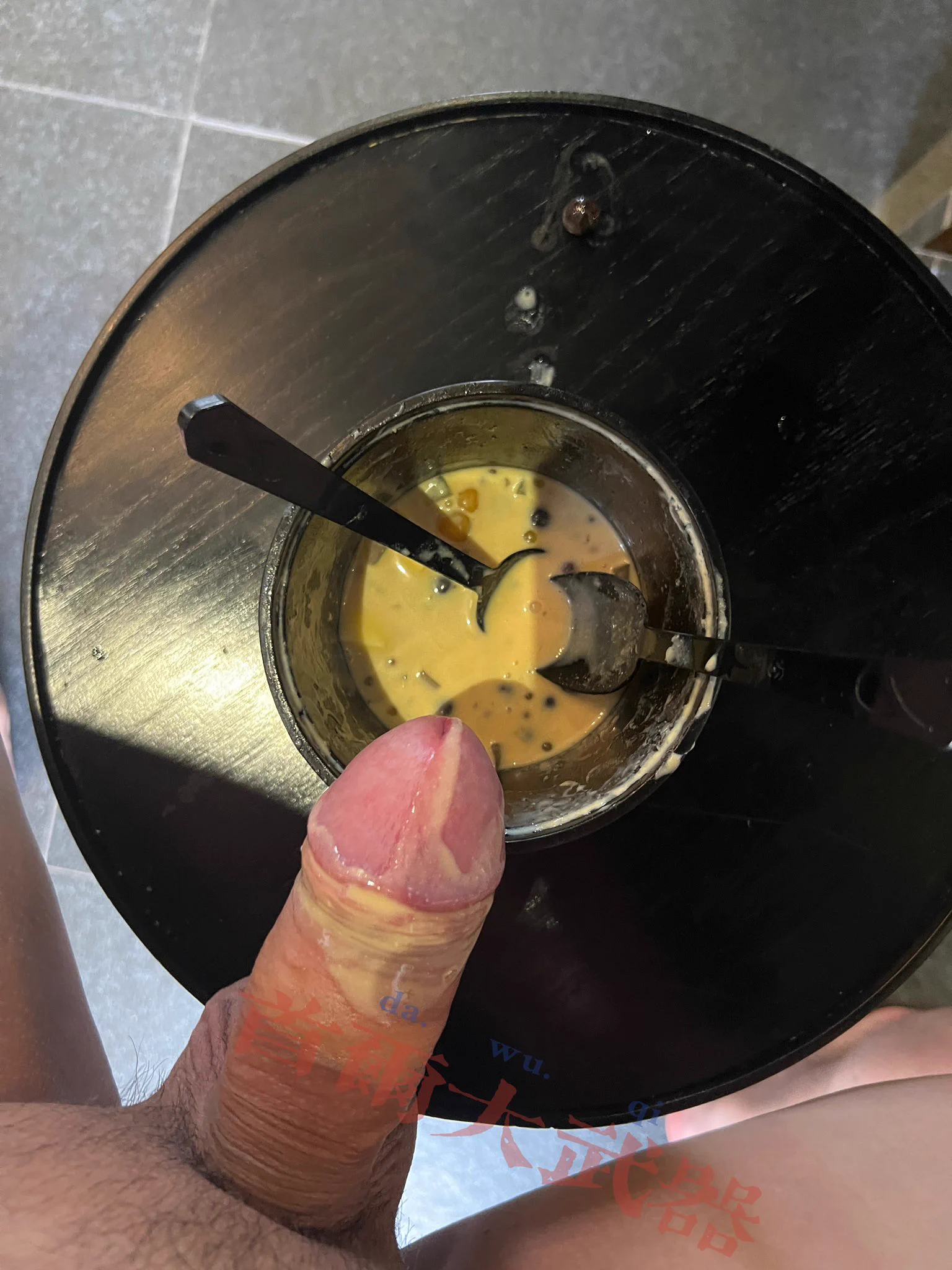 弟弟，你眼睛在看哪里呢？ 来，张嘴，姐姐喂你吃怎么还流口水了呢不喜欢吃水果捞吗？进飞机群，来告诉姐姐你喜欢吃什么？姐姐都可以给你吃本日群内已更新 【大量】照片+视频进飞机群来看吧一次入群、终身会员，男人的秘密花园 https://t.co/67hsbI1AOz