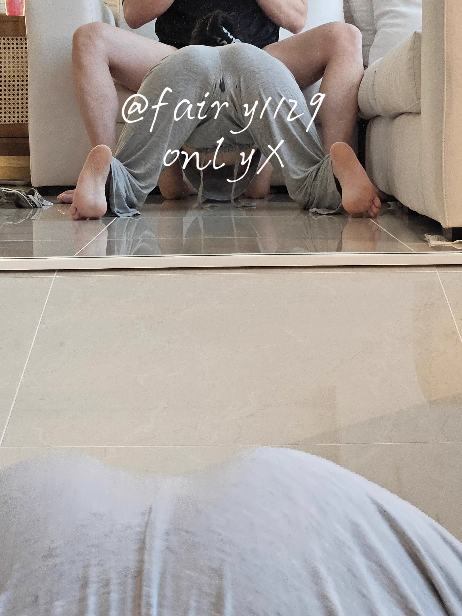 没有…我只是…只是一想到我正在跪在地上撅着屁股给一个和我亲生父亲年龄相仿的中年人口交…我的逼就真的忍不住不由自主的收缩 发软 流水…对不起…爸爸…@DaFoer_ @UeeTuip @Daguidiyi @UeeDok @Fojiangnice @UeeWhy https://t.co/xf1zWbBfn2