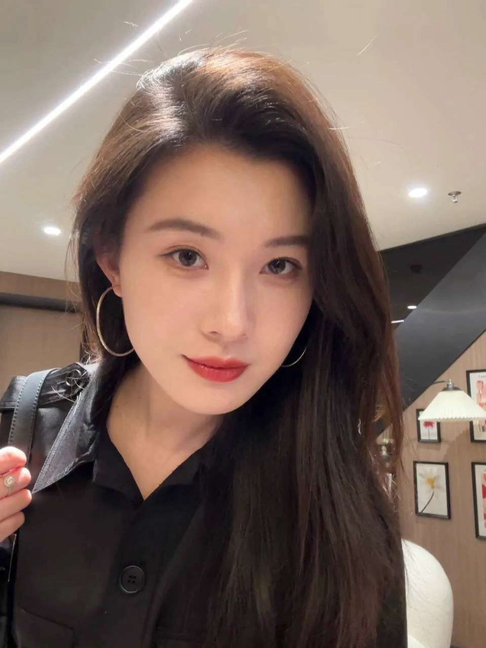 旅游回来第一炮💋~~没办法了 已经沦落了 已经幻想各种姿势了，想被满足征服，哈哈哈感觉好嬴荡🤡明天会是哪位幸运儿呢？💋请礼貌私信（年龄+坐标）我来挑一个💋 https://t.co/oUhYJoT9IN