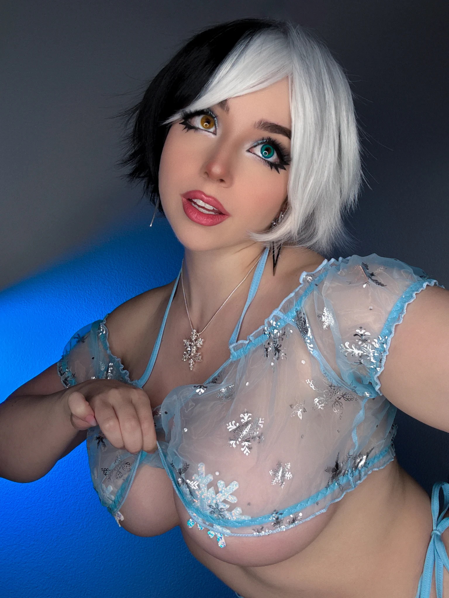 egirl luna snow ¿ ❄️ https://t.co/xrOYBcLHyC