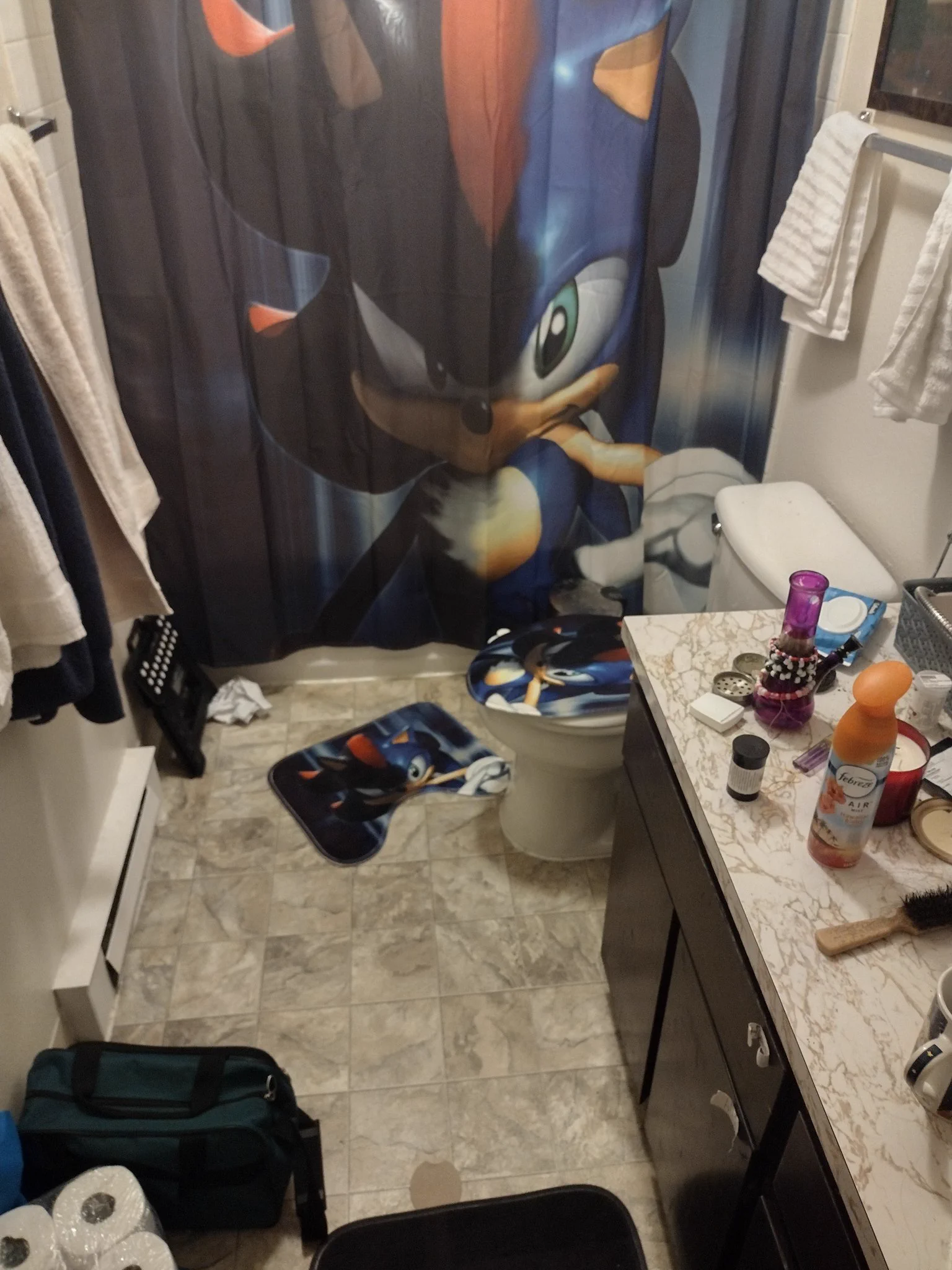 thinking abt when i hooked up with a girl in Portland and before i called my Uber back to my friends place i asked to use her restroom and she said "yeah sure but you're not allowed to laugh okay" and this was it https://t.co/qtQFFjS2fH