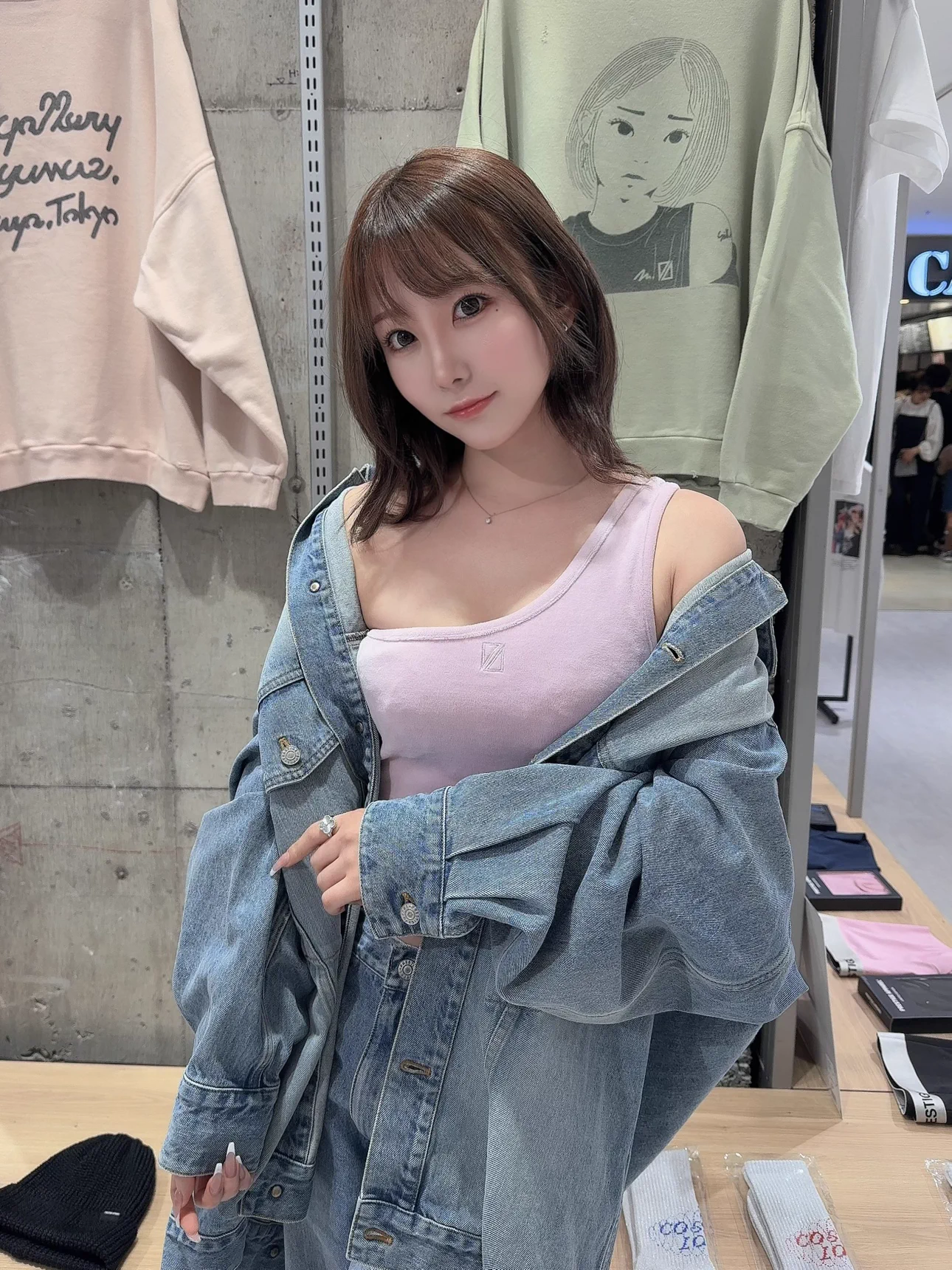 舞ちゃんのプレアパコーデ詳細です🎵#七嶋舞 @nanashima_mai @PRE_APPAREL 👚https://t.co/EZE1QddOFu🧥https://t.co/yZPZjPxAXm👖https://t.co/coGFBNd5AL https://t.co/k00HNoKO1m