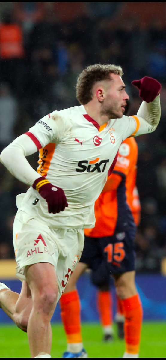 Nefis paslaşmaları, düzgün bir vuruşla gole çevirdi! 🔥

BAY GOL! 🤩 https://t.co/n2VcGLfWjZ