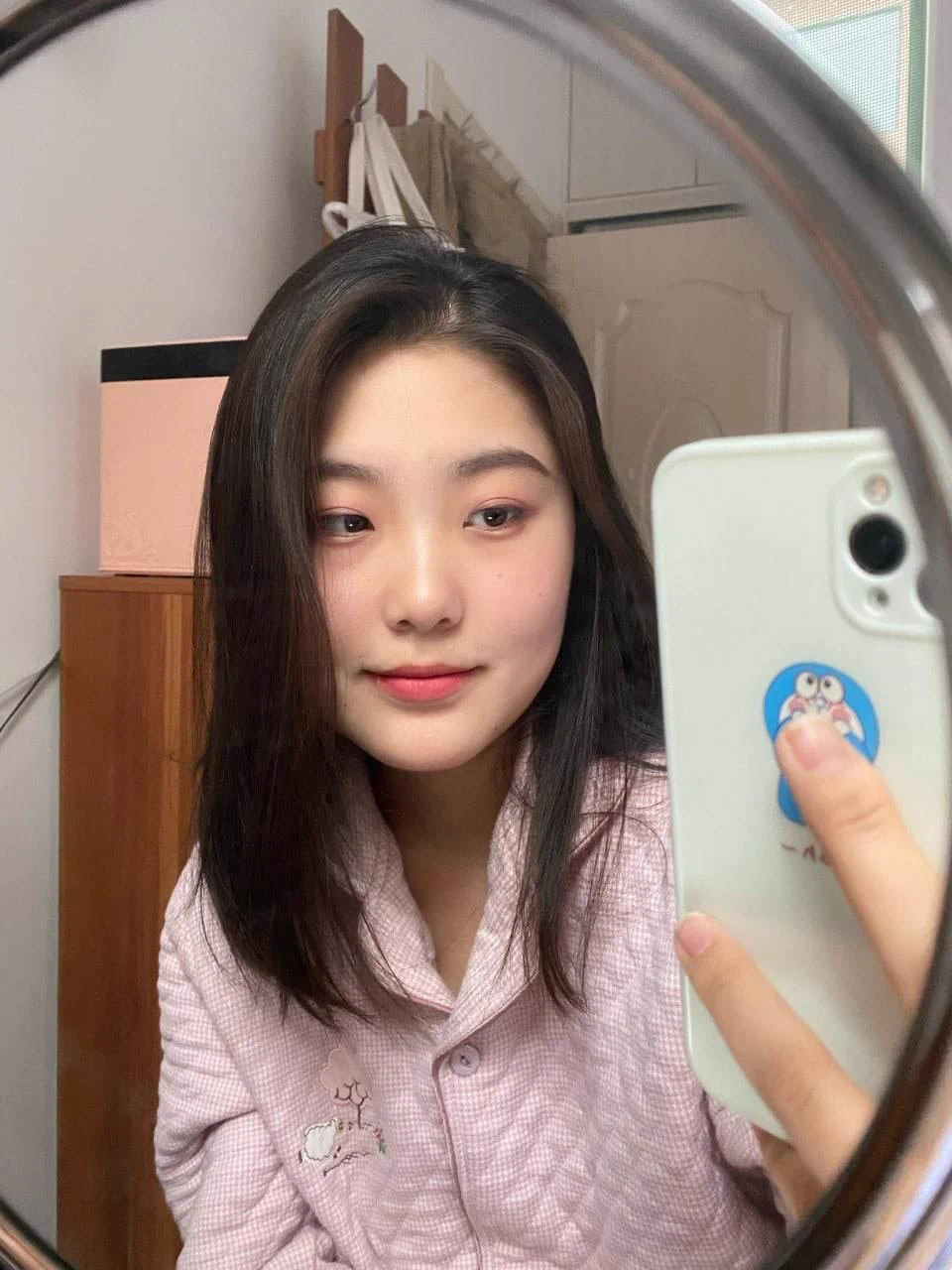 调教反差女大学生，被大两届的学长当母狗草，水嫩的学妹被抽插到高潮小穴外翻，慢慢从乖巧被调教成婊子，皮肤太水嫩，还没射进去就受不了外翻碰水！ 超多收购私人露脸合集！看主页简介 https://t.co/XNayRlgEoj