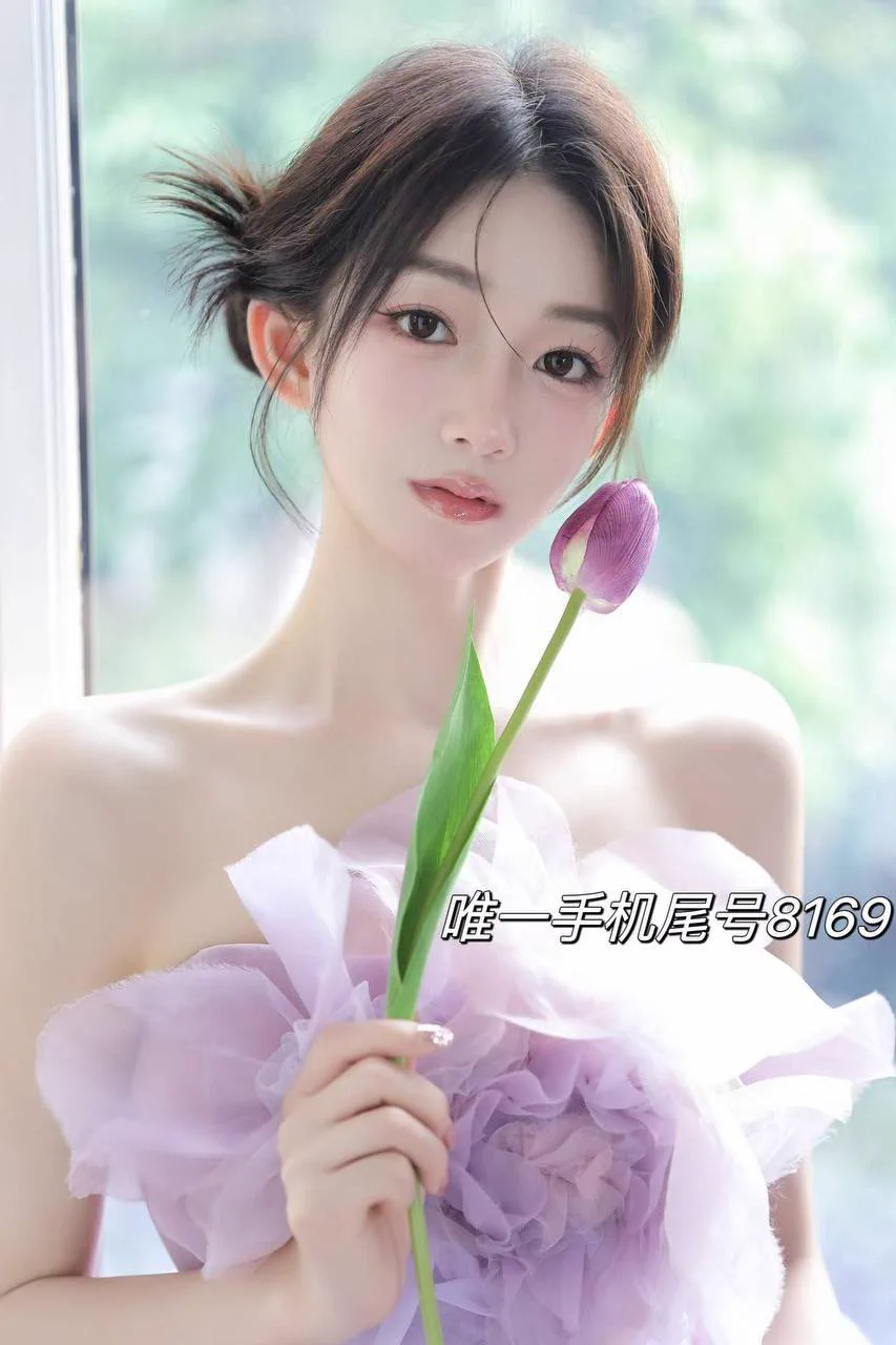 #广州 汐涵𝐇𝐄𝐈𝐆𝐇𝐓：身高/168cm𝐀𝐆𝐄：年龄/2000𝐁𝐮𝐬𝐭：胸围/C𝐖𝐞𝐢𝐠𝐡𝐭：体重/40kg（偏瘦 喜欢丰满勿扰）天然0整  五官精致  气质洋气  穿衣大牌皮肤白滑  天鹅颈直角肩  A4腰细腿玉足#网红联系方式备注Zfb口令🧧88加qq: 3948533179全国海选群：https://t.co/TFhjE4obi6 https://t.co/Ect3SvcK28