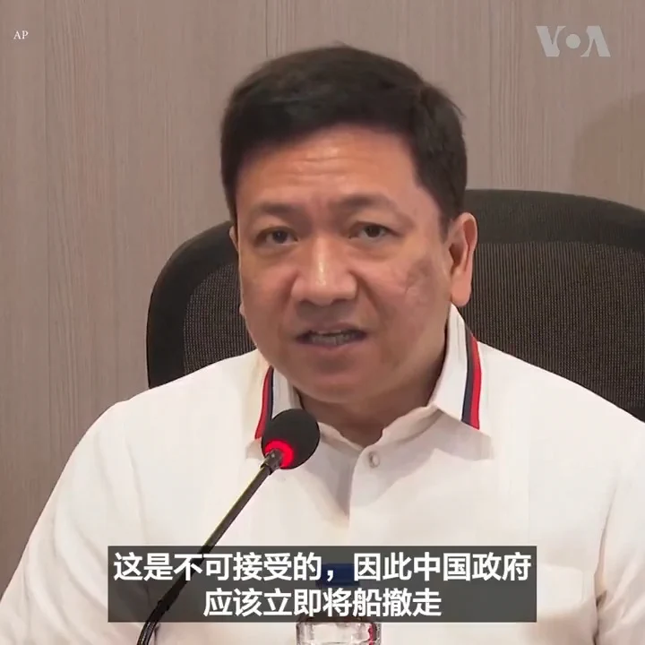 菲律宾国家安全委员会助理总干事马来亚14日表示，中国在南中国海的行为正在将菲律宾“逼到墙角”。中国海警船出现在有争议的斯卡伯勒浅滩(中国称黄岩岛)海域，14日向菲律宾西北海岸航行，最近的距离77海里。菲律宾海警船多次命令这艘中国巨型海警船撤离其专属经济区。 报道：https://t.co/EbaxfEFAR9 https://t.co/Lsvz9sKcsX