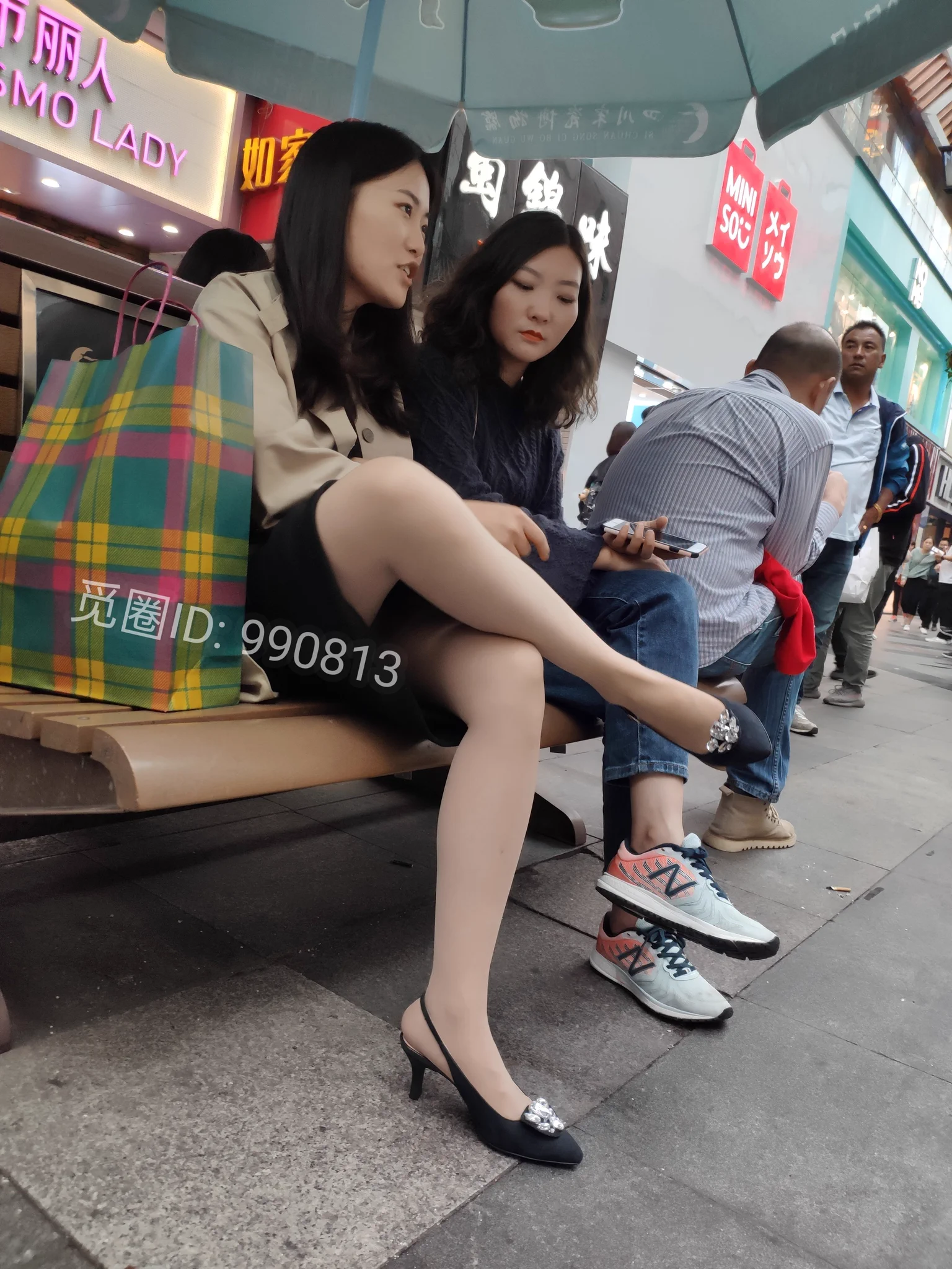 少妇的肉丝大美腿看起来诱惑无比呀 https://t.co/Uu63b6R1YE