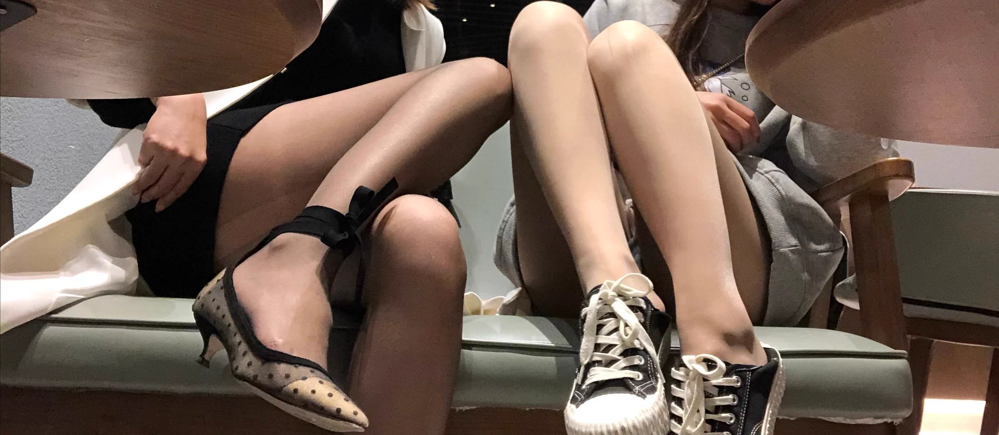 今晚先两个给闺蜜解解馋，晚点我拍点现场战况 https://t.co/4O3RfHE2Mb