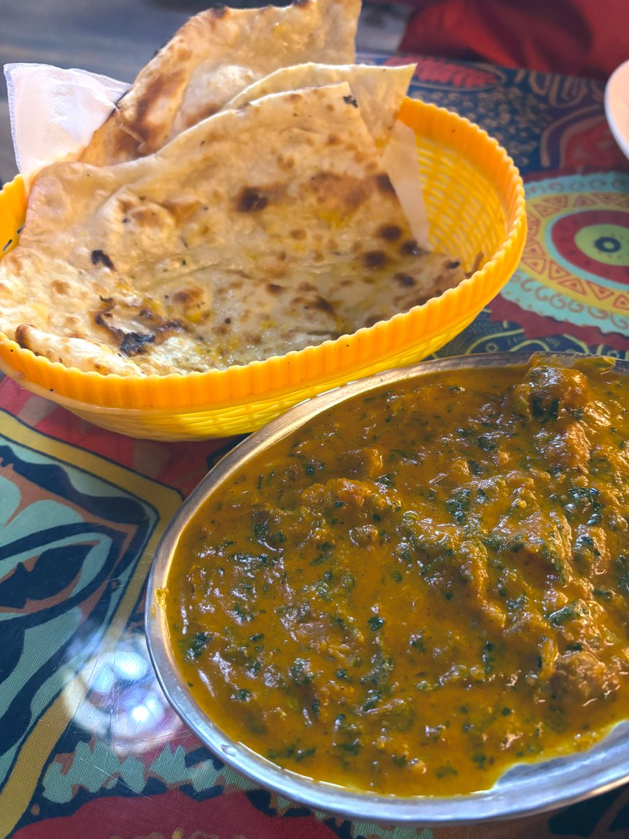 今天約會吃超好吃的印度咖喱和烤餅！！
哦耶耶
是第二次約會的朋朋帶我來的
最喜歡跟懂吃的朋朋約會了
就好像有個隨行的美食地圖欸嘿嘿嘿 https://t.co/FcTTEnbhzh