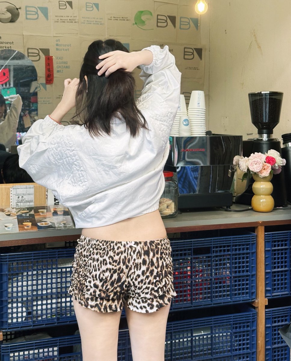 อเมกาโน่แก้วนึงค่ะ🤍 https://t.co/7d4pQA55xo